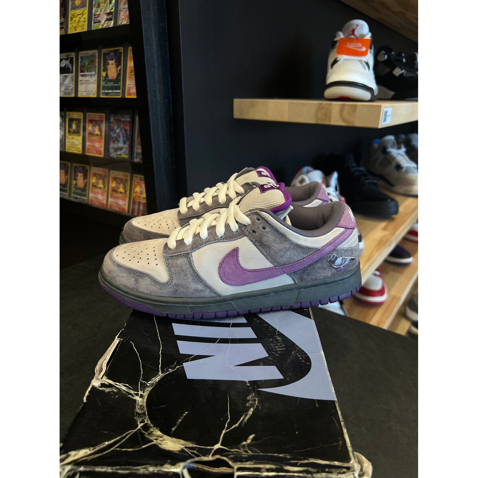 Nike Nike SB Dunk Low Purple Pigeon Size 8, PREOWNED