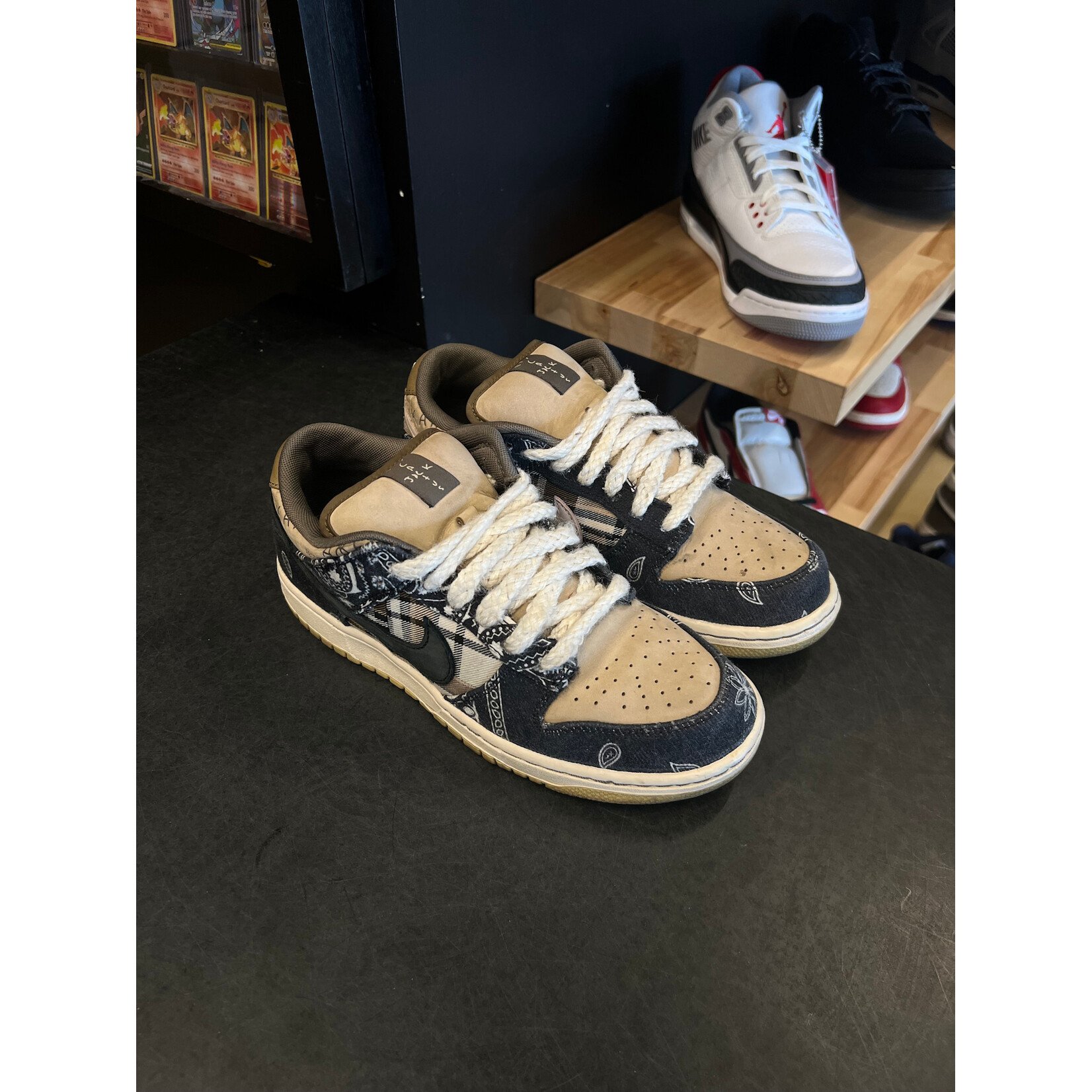 Nike Nike SB Dunk Low Travis Scott Size 8, PREOWNED