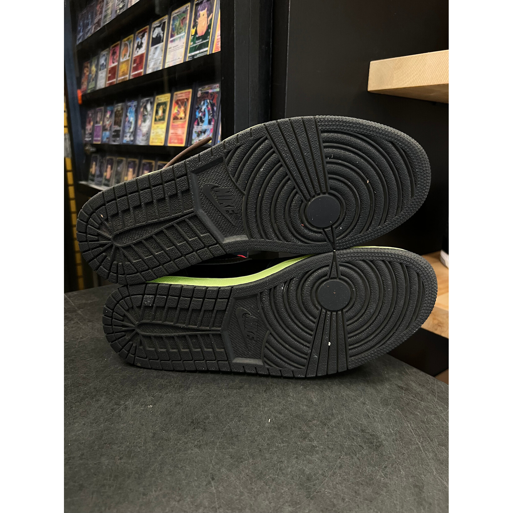 Jordan Jordan 1 Retro High Tokyo Bio Hack Size 9.5, PREOWNED