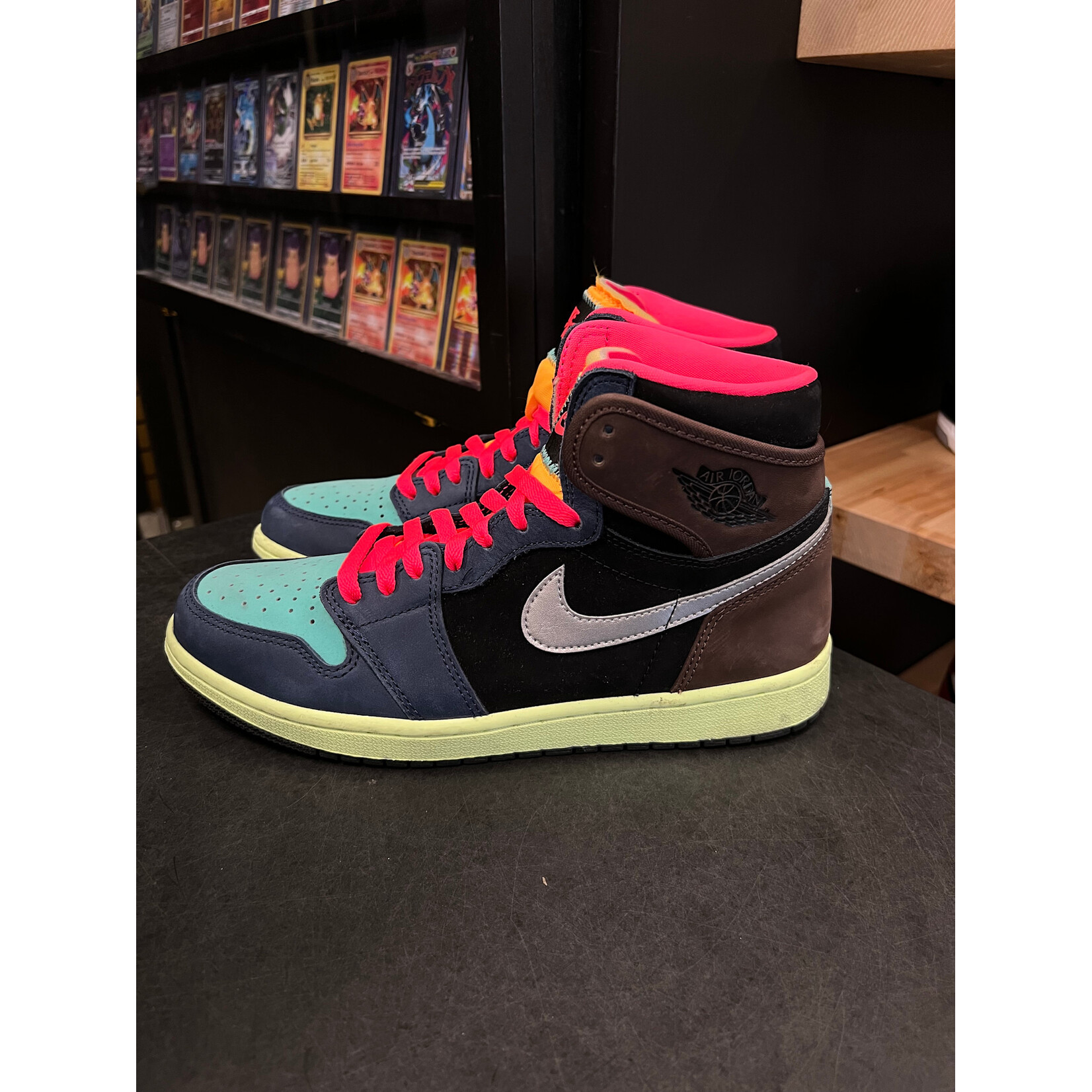 Jordan Jordan 1 Retro High Tokyo Bio Hack Size 9.5, PREOWNED