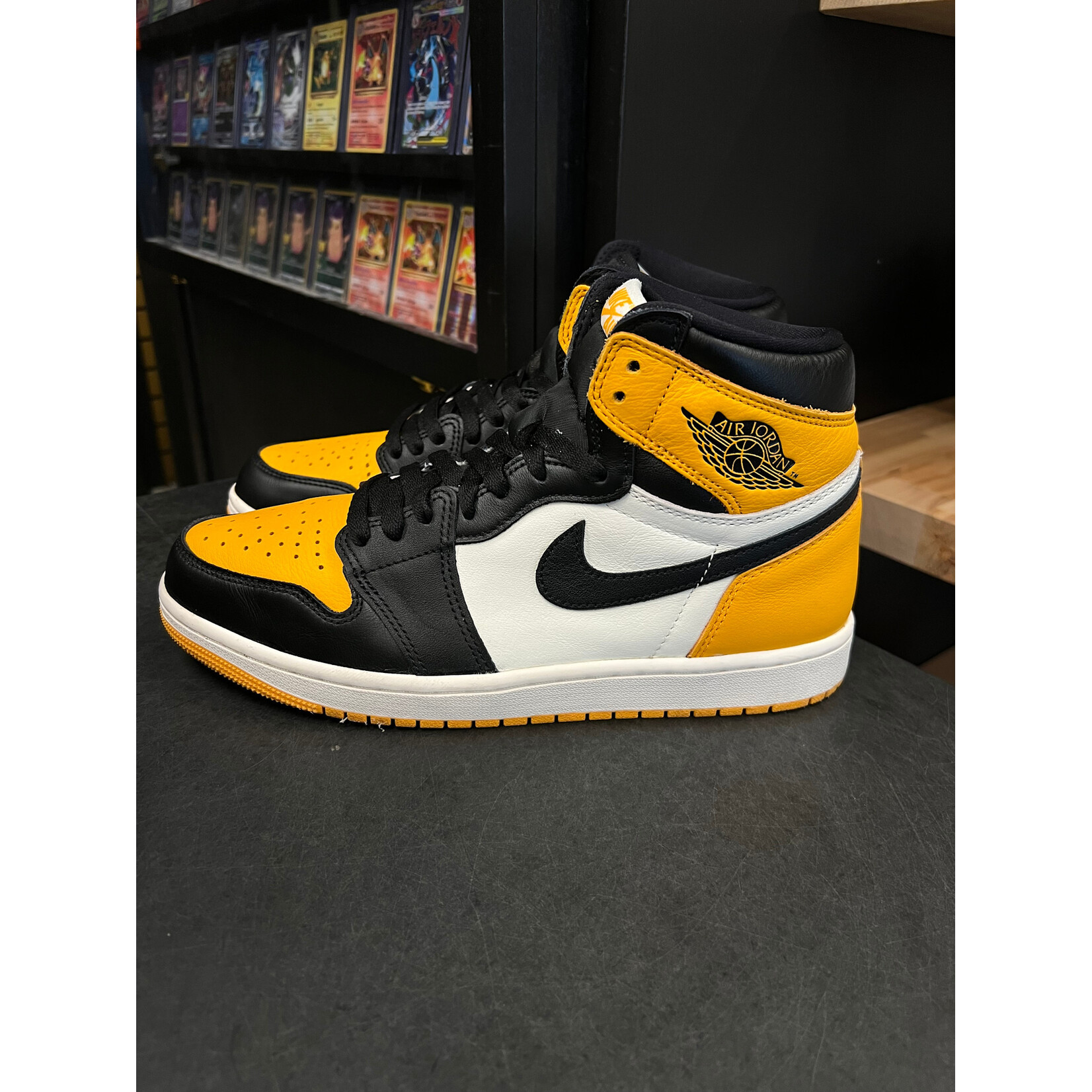 Jordan Jordan 1 Retro High OG Taxi Size 9.5, PREOWNED