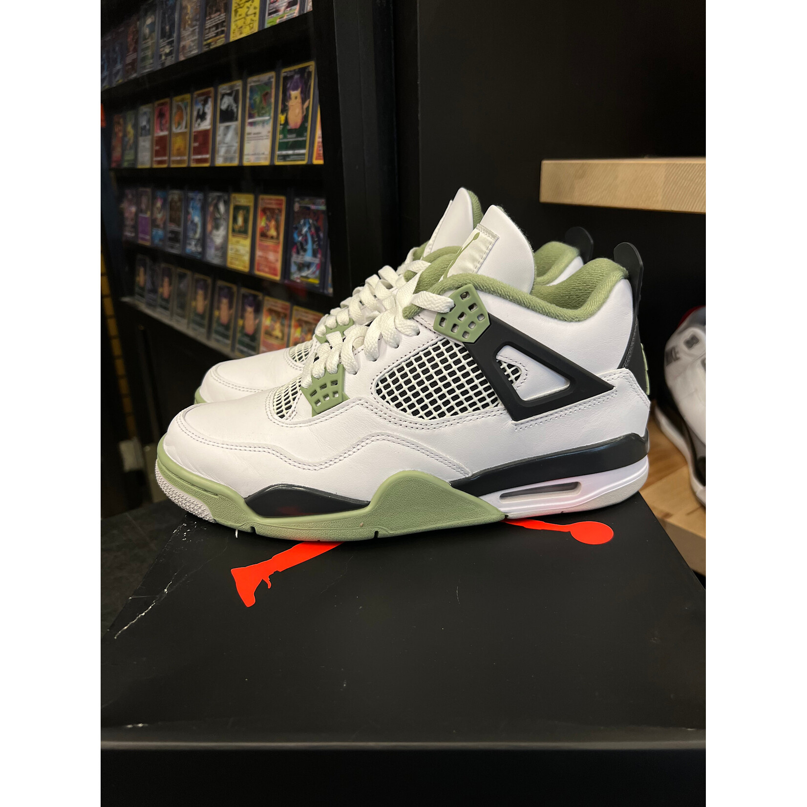 Jordan Jordan 4 Retro Seafoam (Women's) Size 11W, PREOWNED