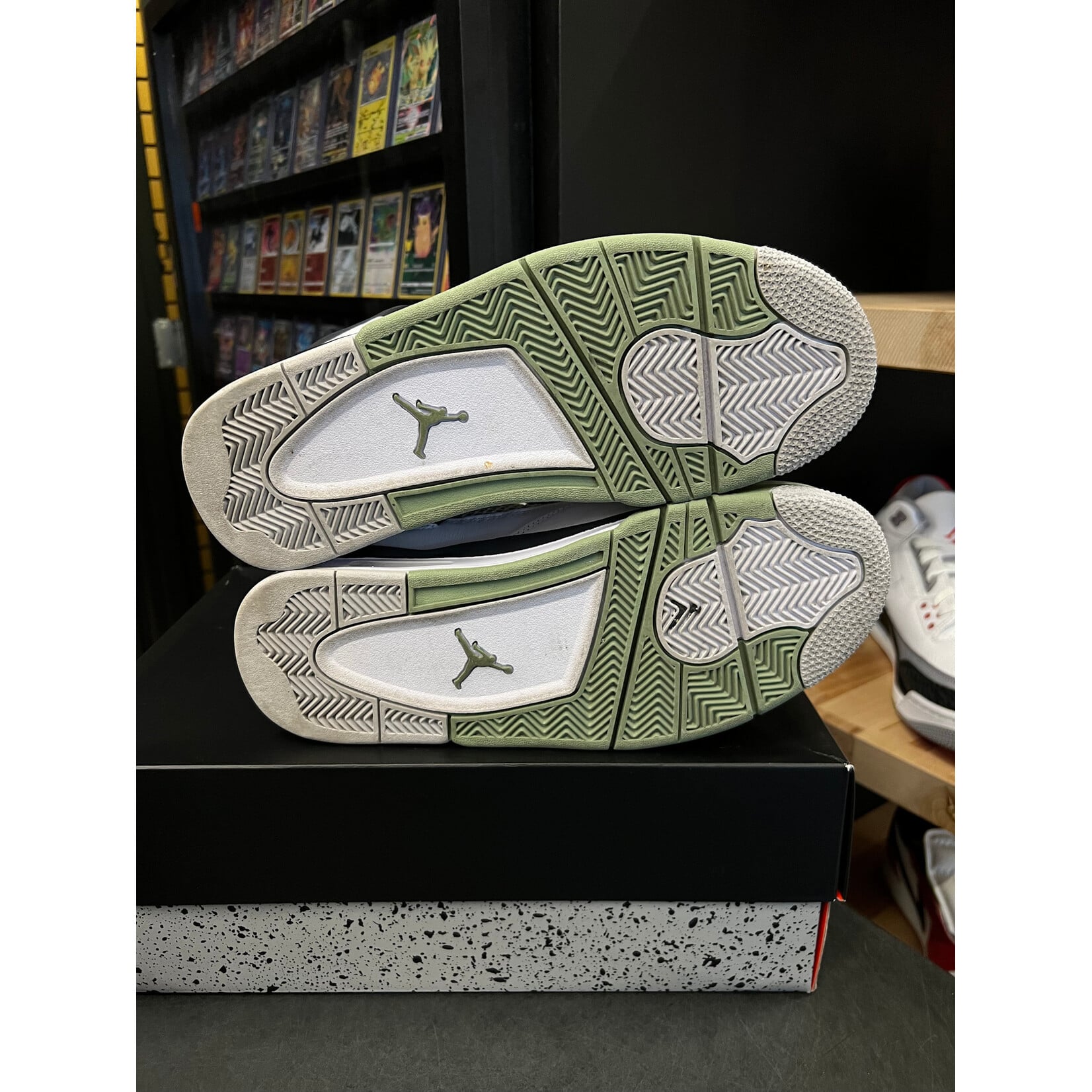 Jordan Jordan 4 Retro Seafoam (Women's) Size 11W, PREOWNED