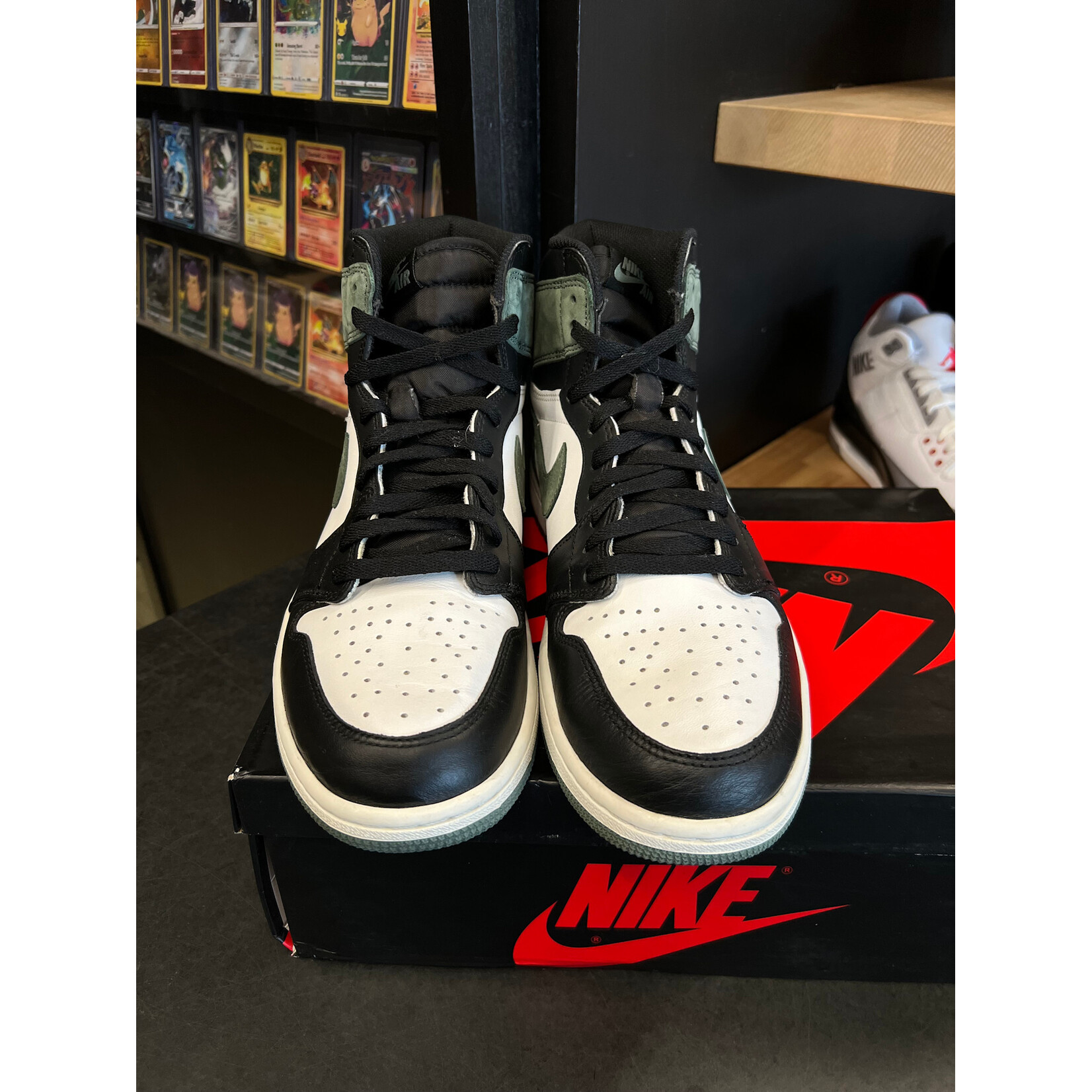 Jordan Jordan 1 Retro High Clay Green Size 11.5, PREOWNED