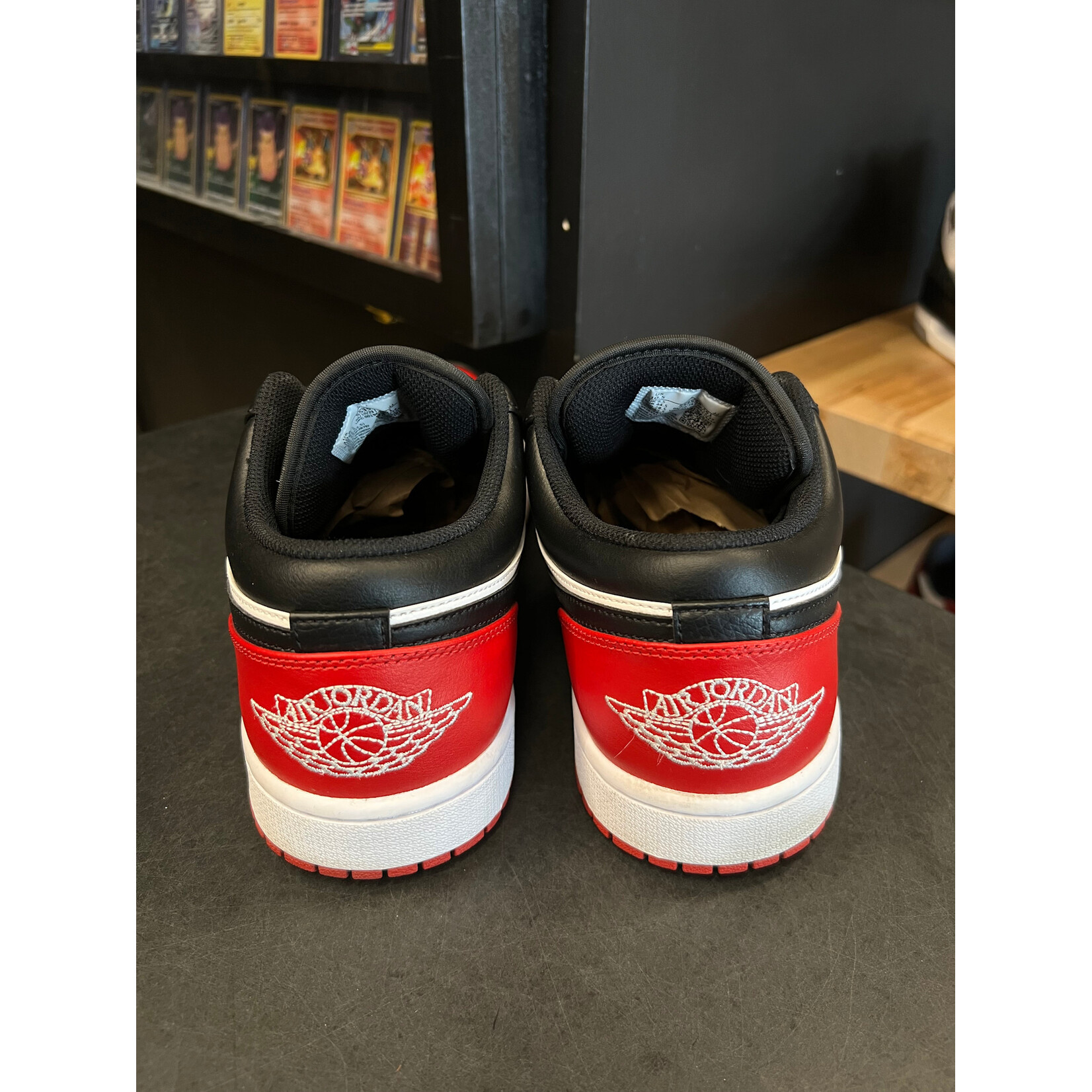 Jordan Jordan 1 Low Bred Toe Size 10.5, PREOWNED NO BOX