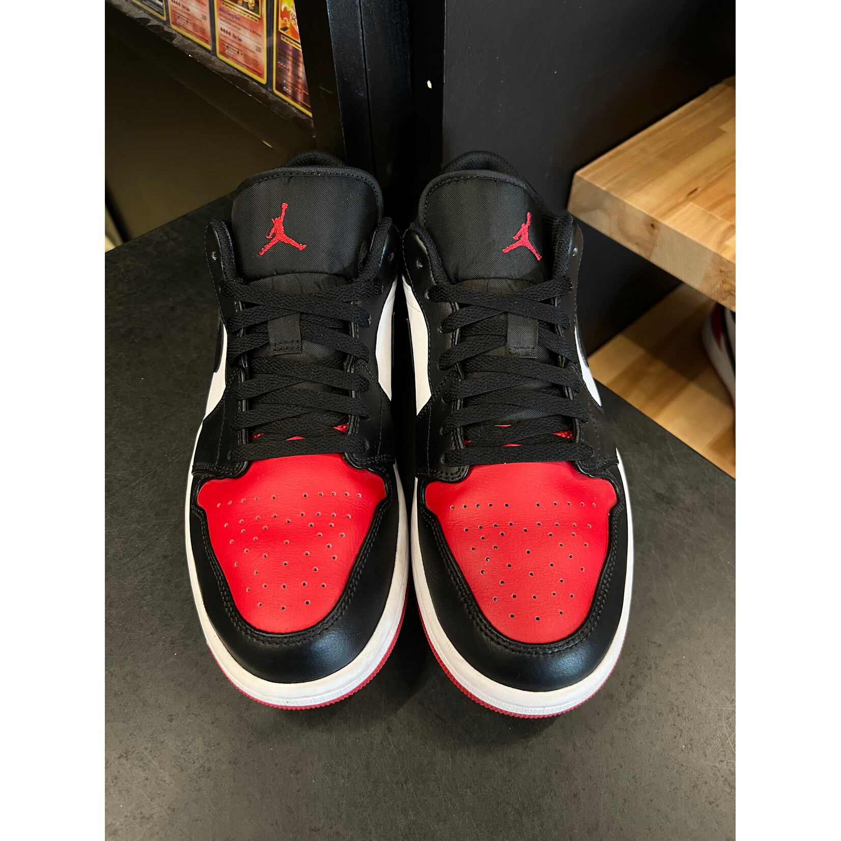 Jordan Jordan 1 Low Bred Toe Size 10.5, PREOWNED NO BOX