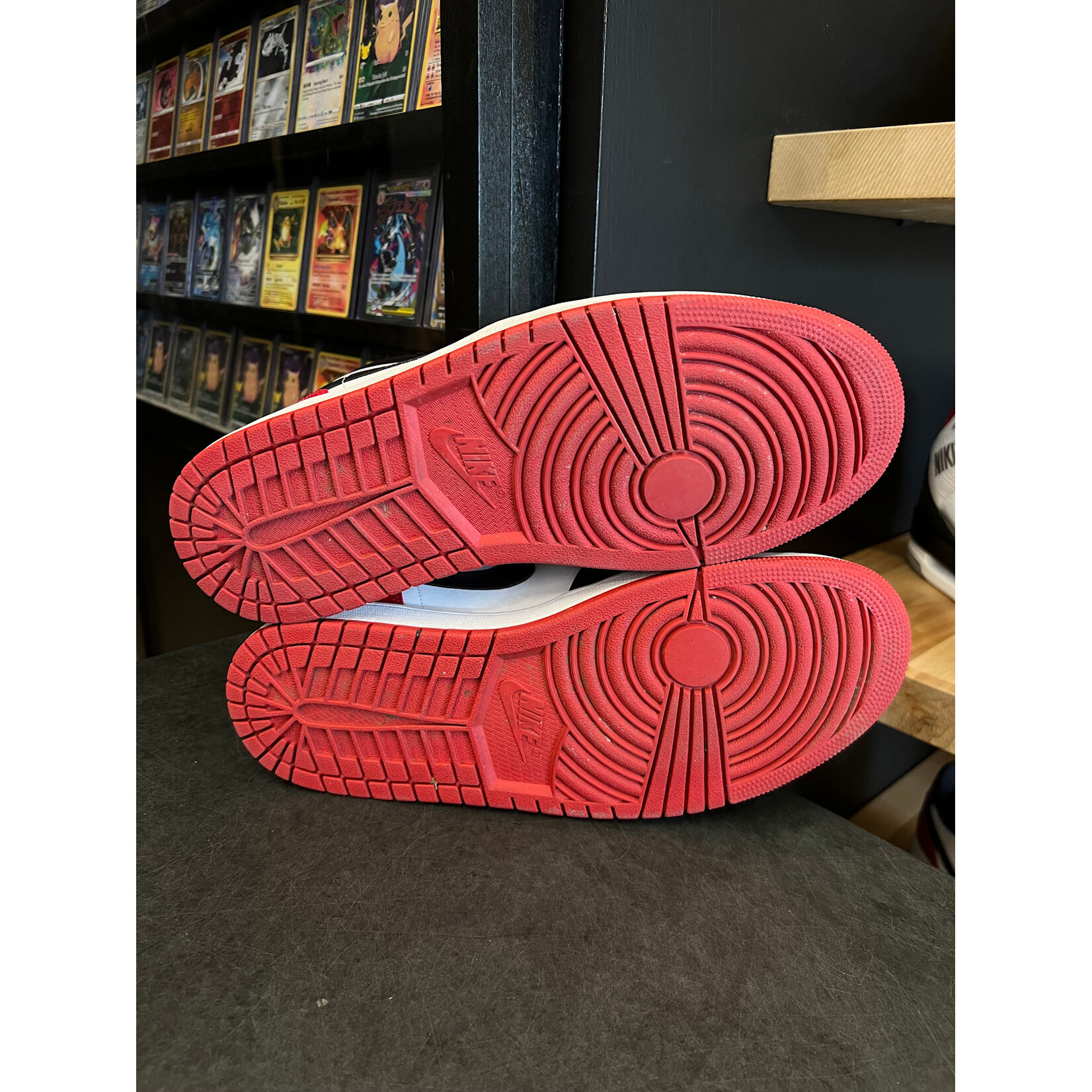 Jordan Jordan 1 Low Bred Toe Size 10.5, PREOWNED NO BOX