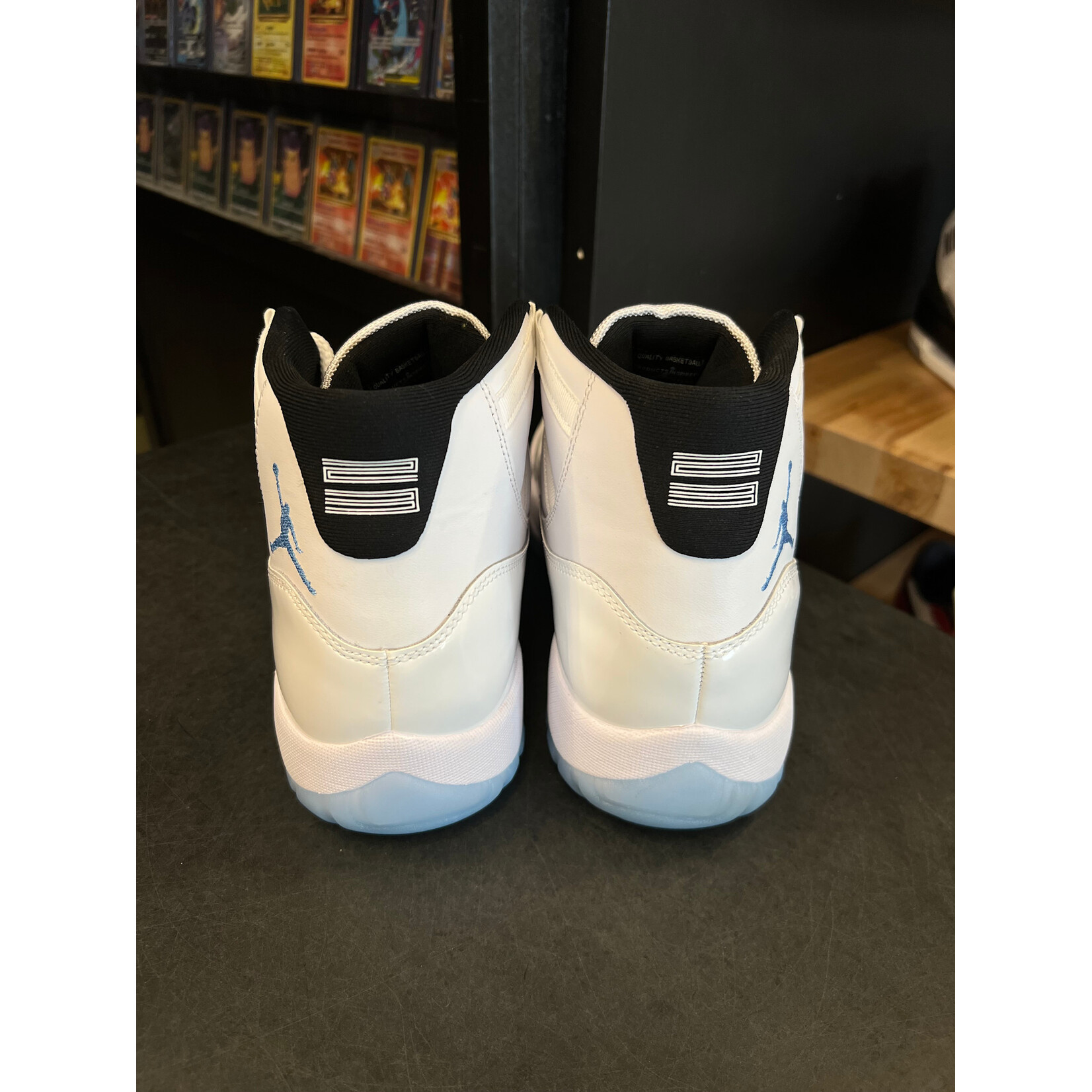 Jordan Jordan 11 Retro Legend Blue (2024) Size 10.5, PREOWNED NO BOX