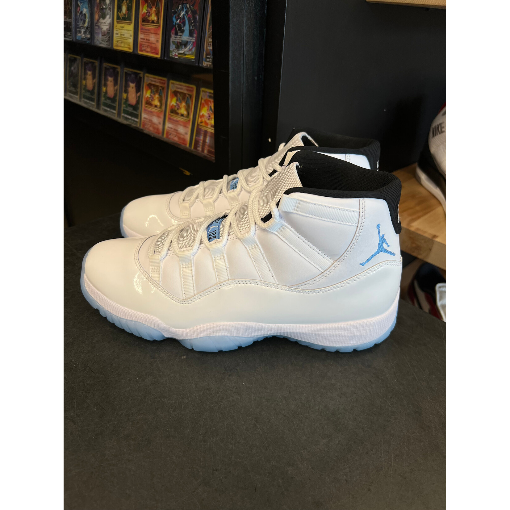 Jordan Jordan 11 Retro Legend Blue (2024) Size 10.5, PREOWNED NO BOX
