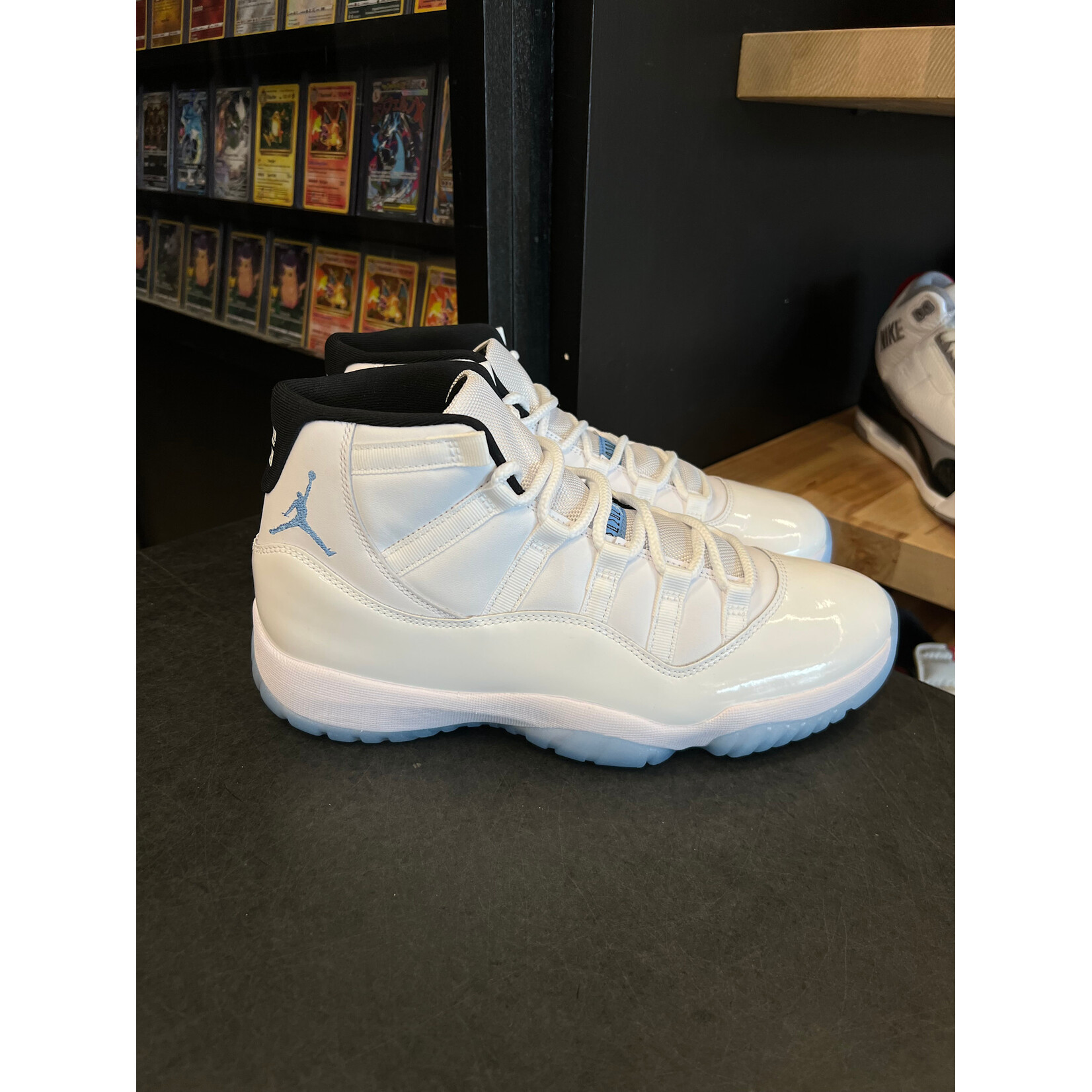 Jordan Jordan 11 Retro Legend Blue (2024) Size 10.5, PREOWNED NO BOX
