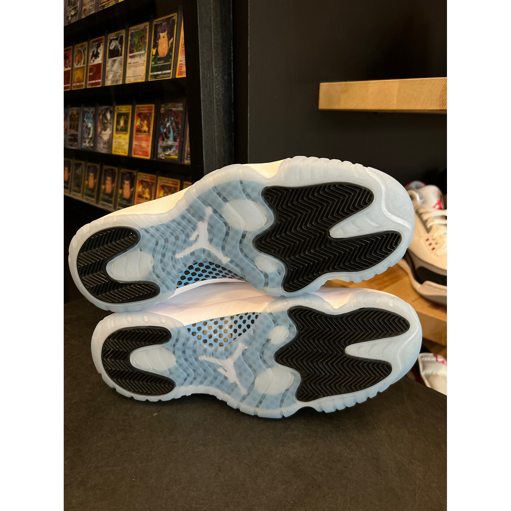 Jordan Jordan 11 Retro Legend Blue (2024) Size 10.5, PREOWNED NO BOX