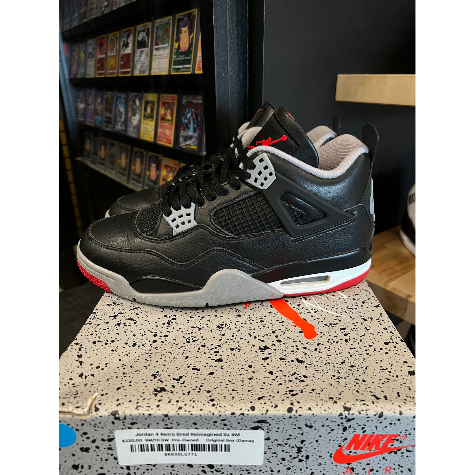 Jordan Jordan 4 Retro Bred Reimagined Size 9, PREOWNED