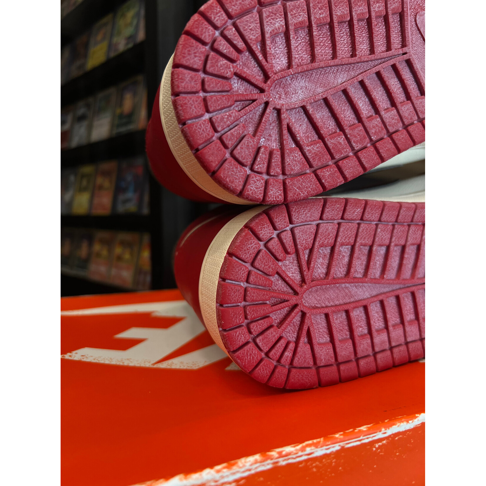 Jordan Jordan 1 Retro High OG Chicago Lost and Found Size 12, PREOWNED TRIED ON MINOR HEEL DRAG