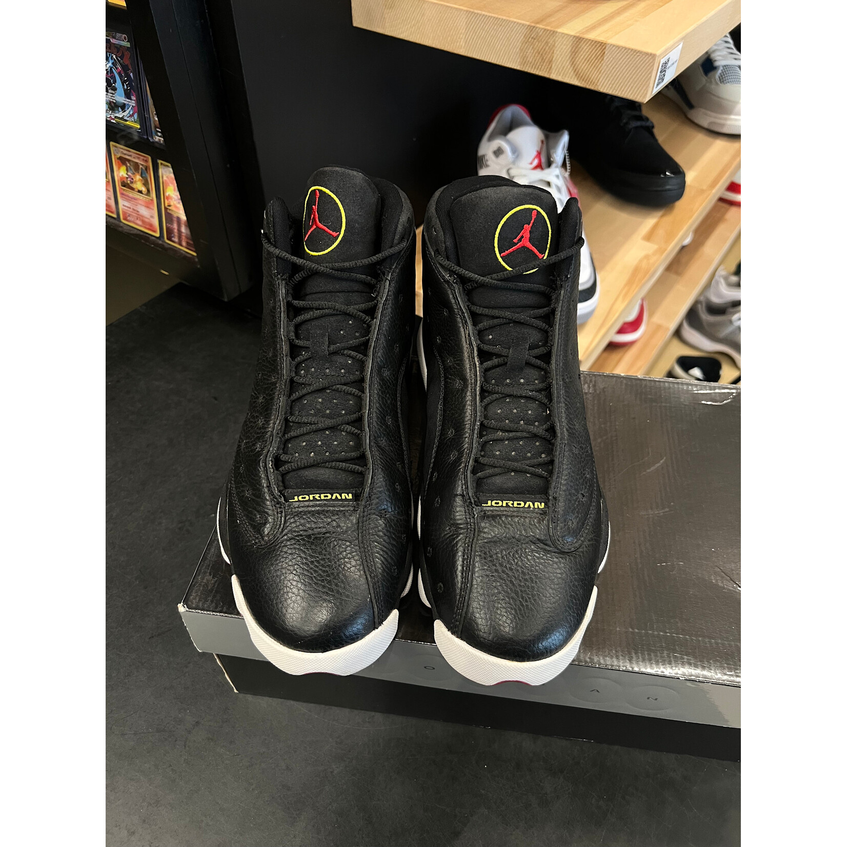 Jordan Jordan 13 Retro Playoffs (2011) Size 11, PREOWNED