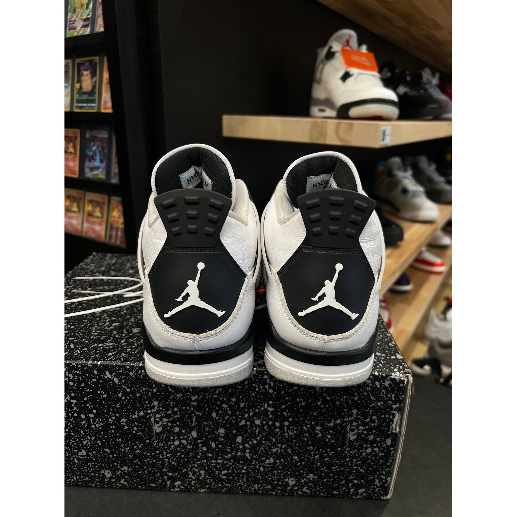 Jordan Jordan 4 Retro Military Black Size 9.5, PREOWNED