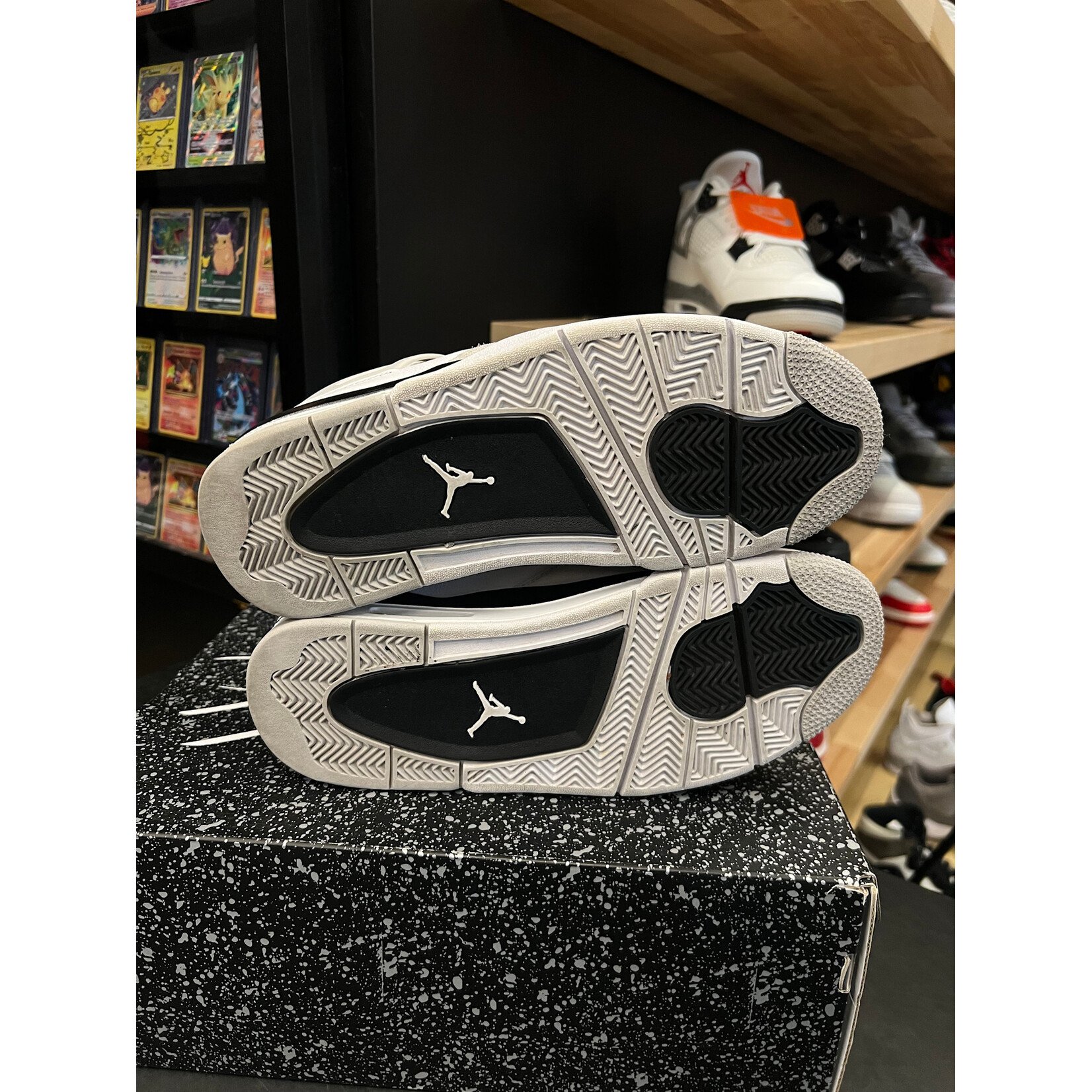 Jordan Jordan 4 Retro Military Black Size 9.5, PREOWNED