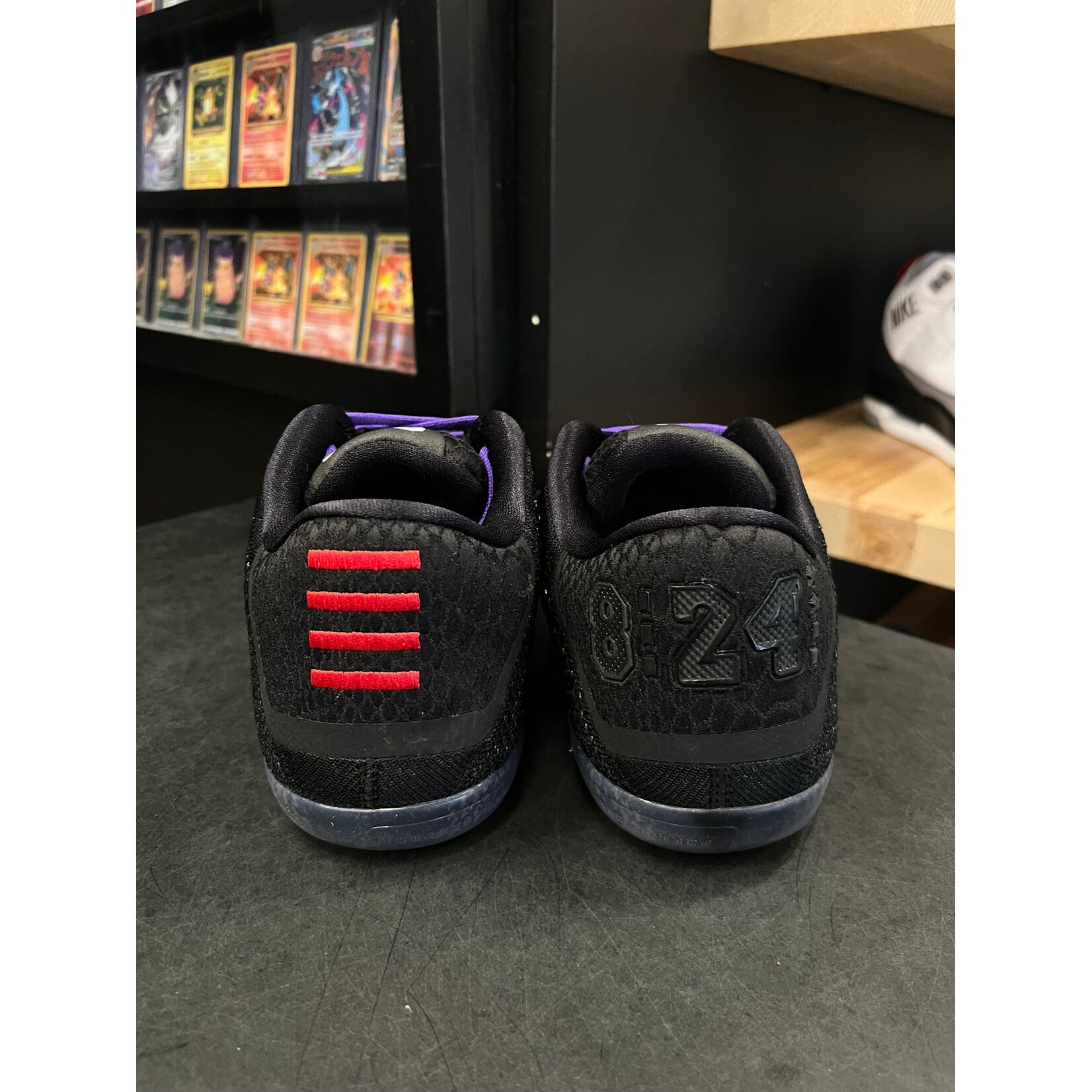 Nike Nike Kobe 11 Elite Low Eulogy Hyper Grape Size 10, PREOWNED