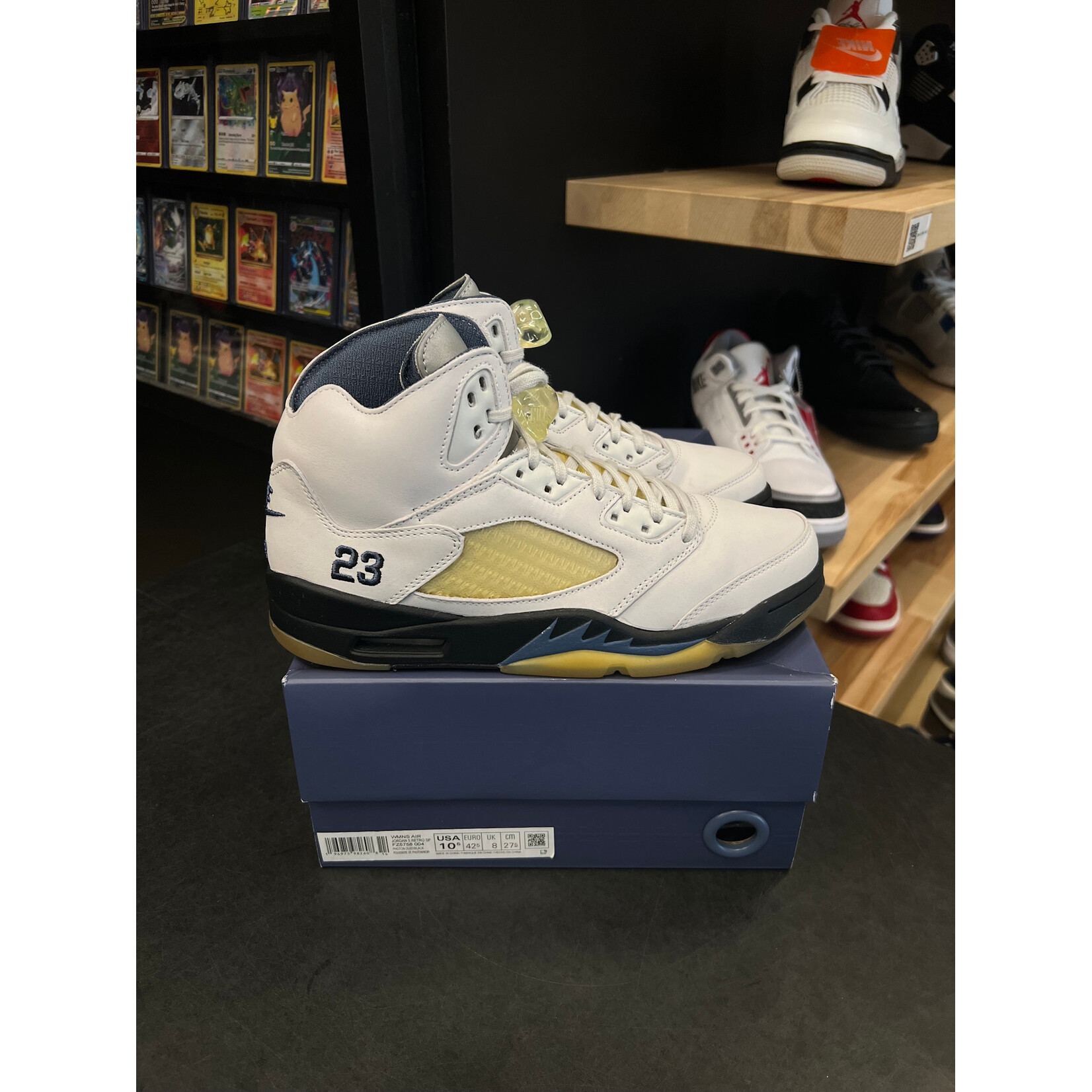 Jordan Jordan 5 Retro A Ma Maniére Dawn (Women's) Size 10.5W, PREOWNED