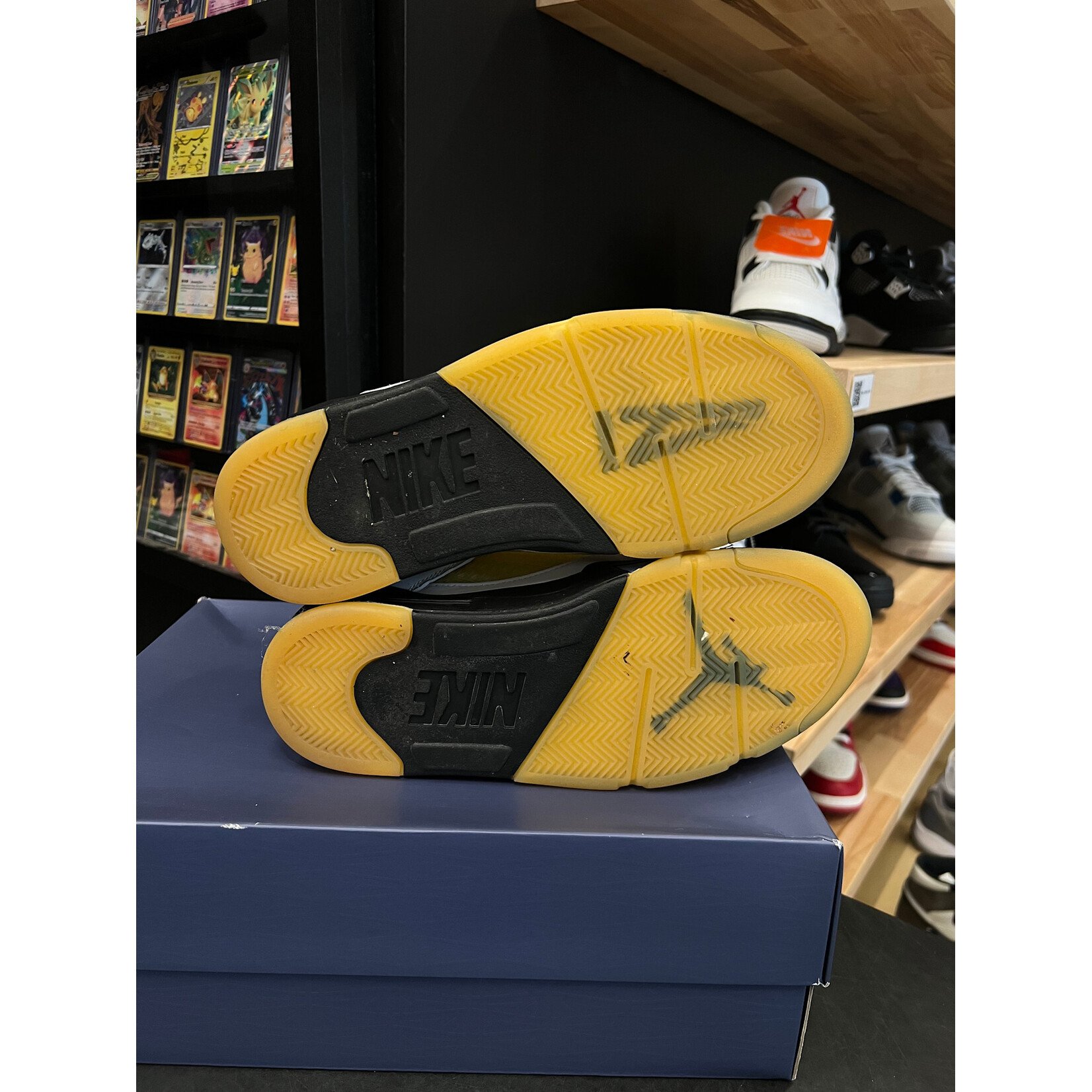 Jordan Jordan 5 Retro A Ma Maniére Dawn (Women's) Size 10.5W, PREOWNED