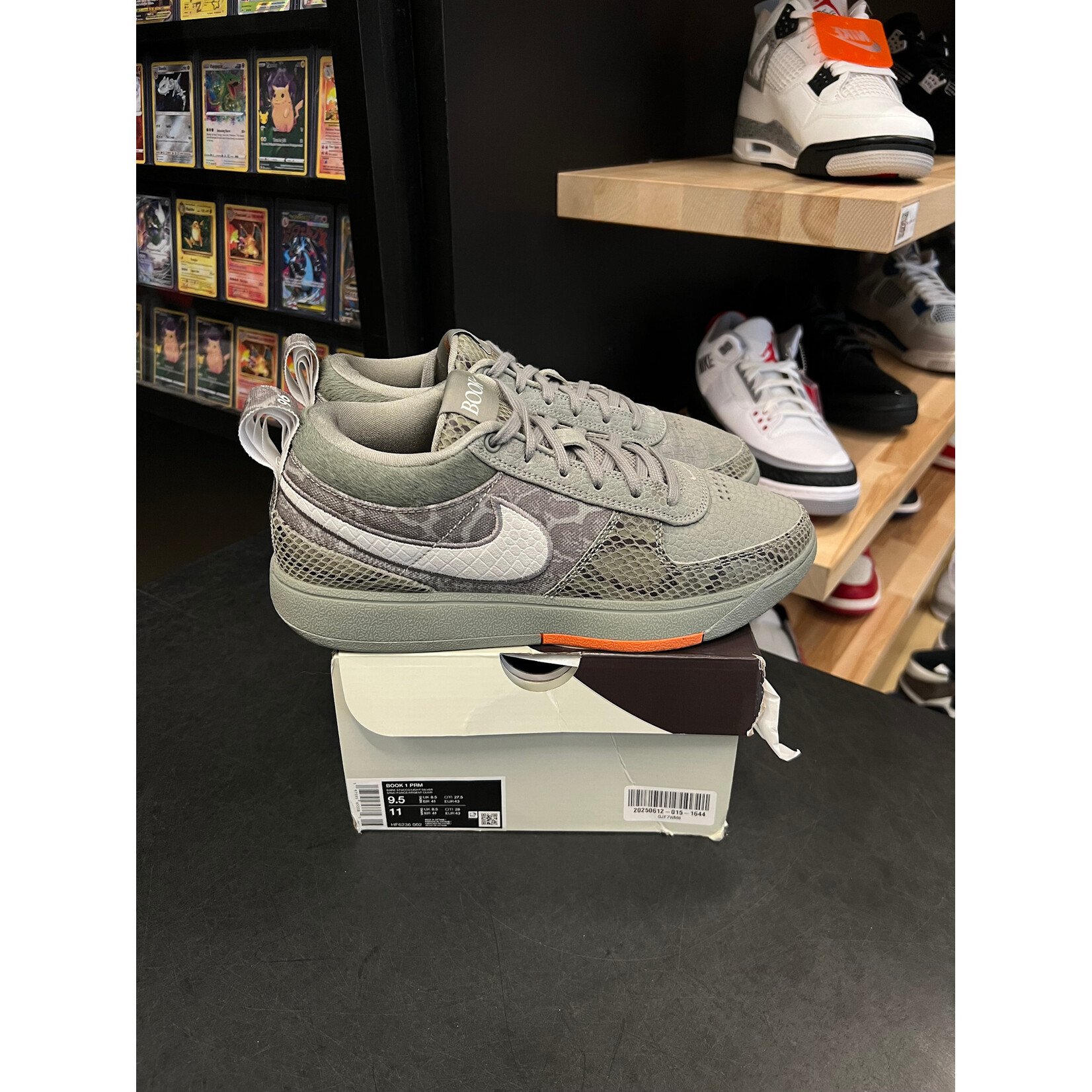 Nike Nike Book 1 Premium Hike Size 9.5, PREOWNED