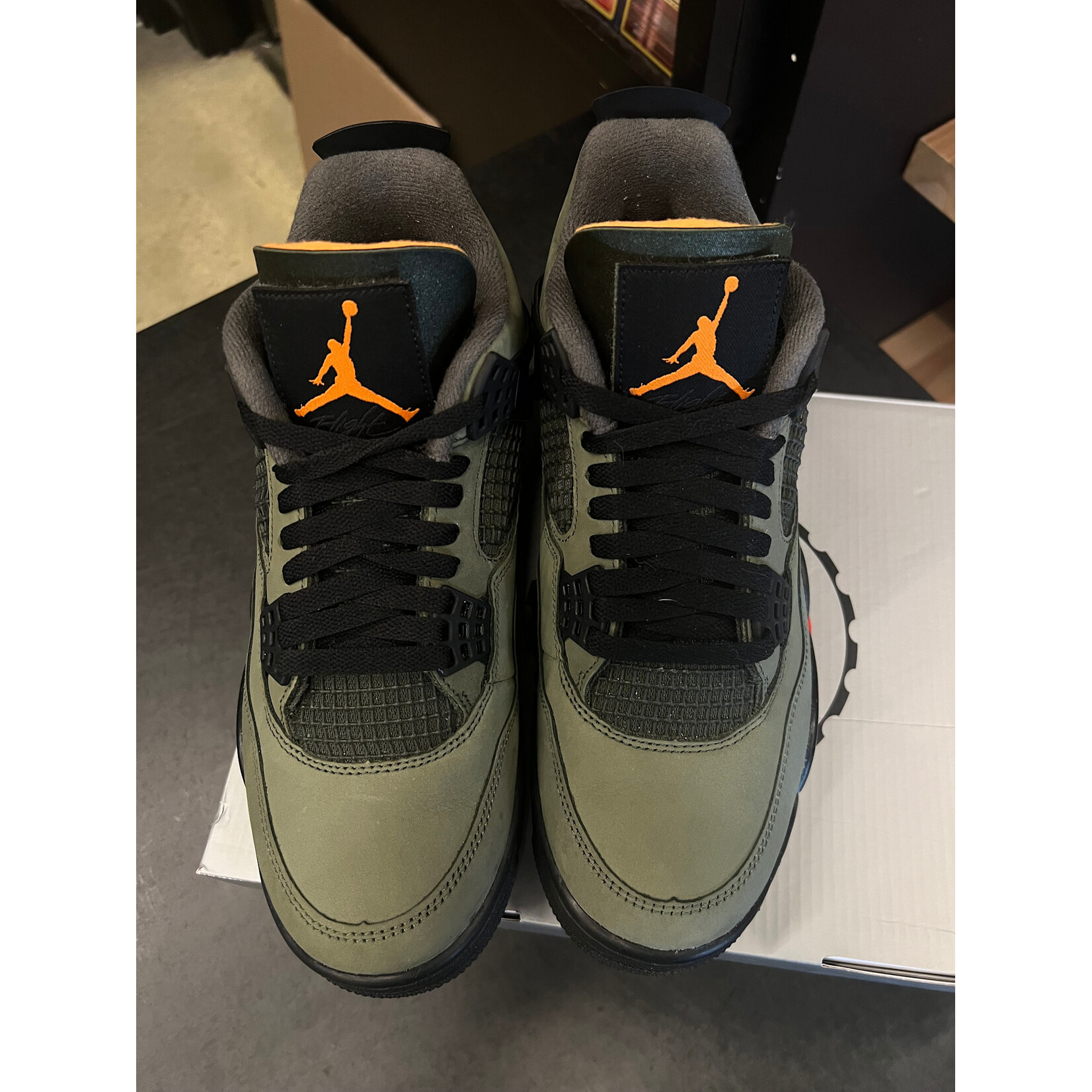 Jordan Jordan 4 Retro OG SP Undefeated (2025) Size 8, PREOWNED