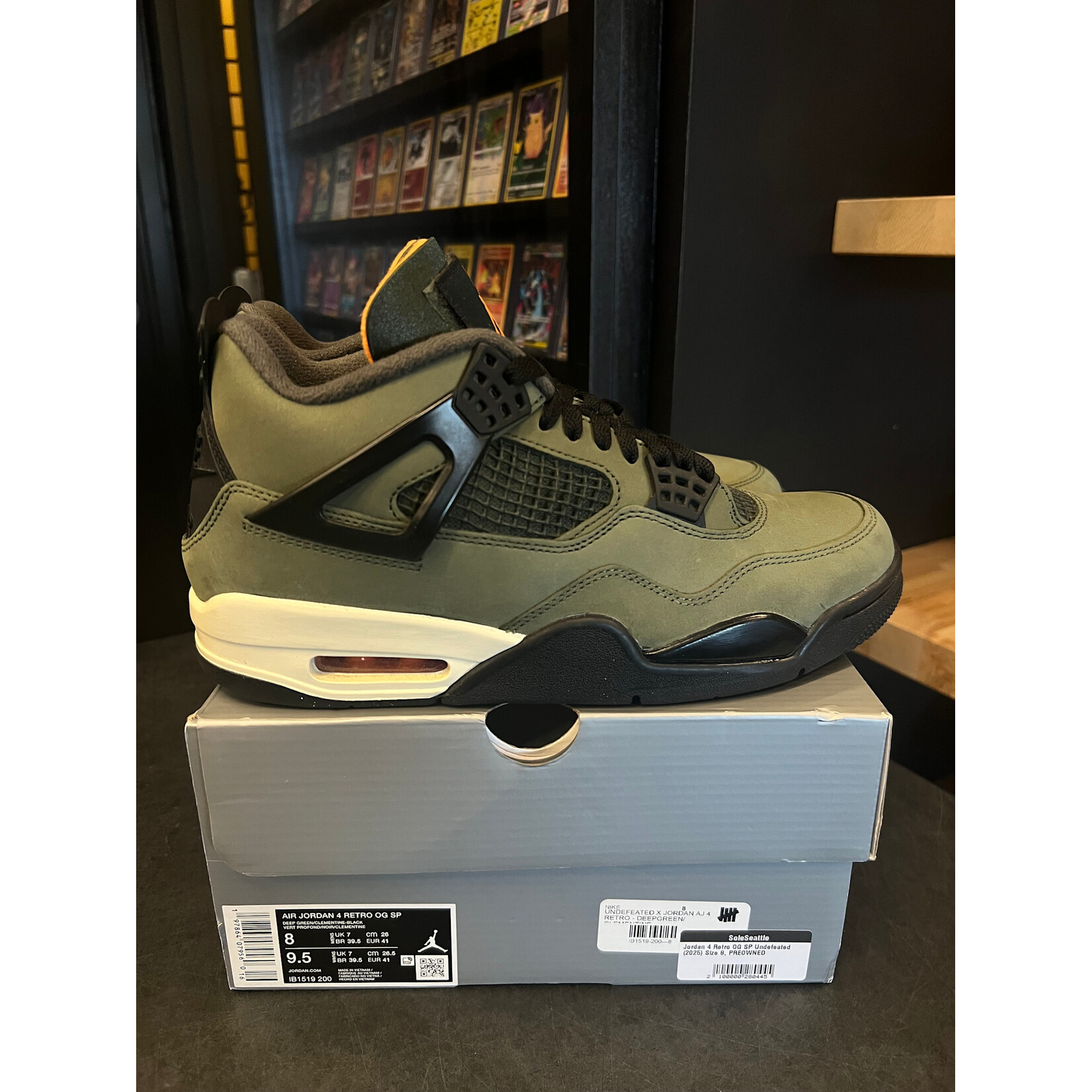 Jordan Jordan 4 Retro OG SP Undefeated (2025) Size 8, PREOWNED