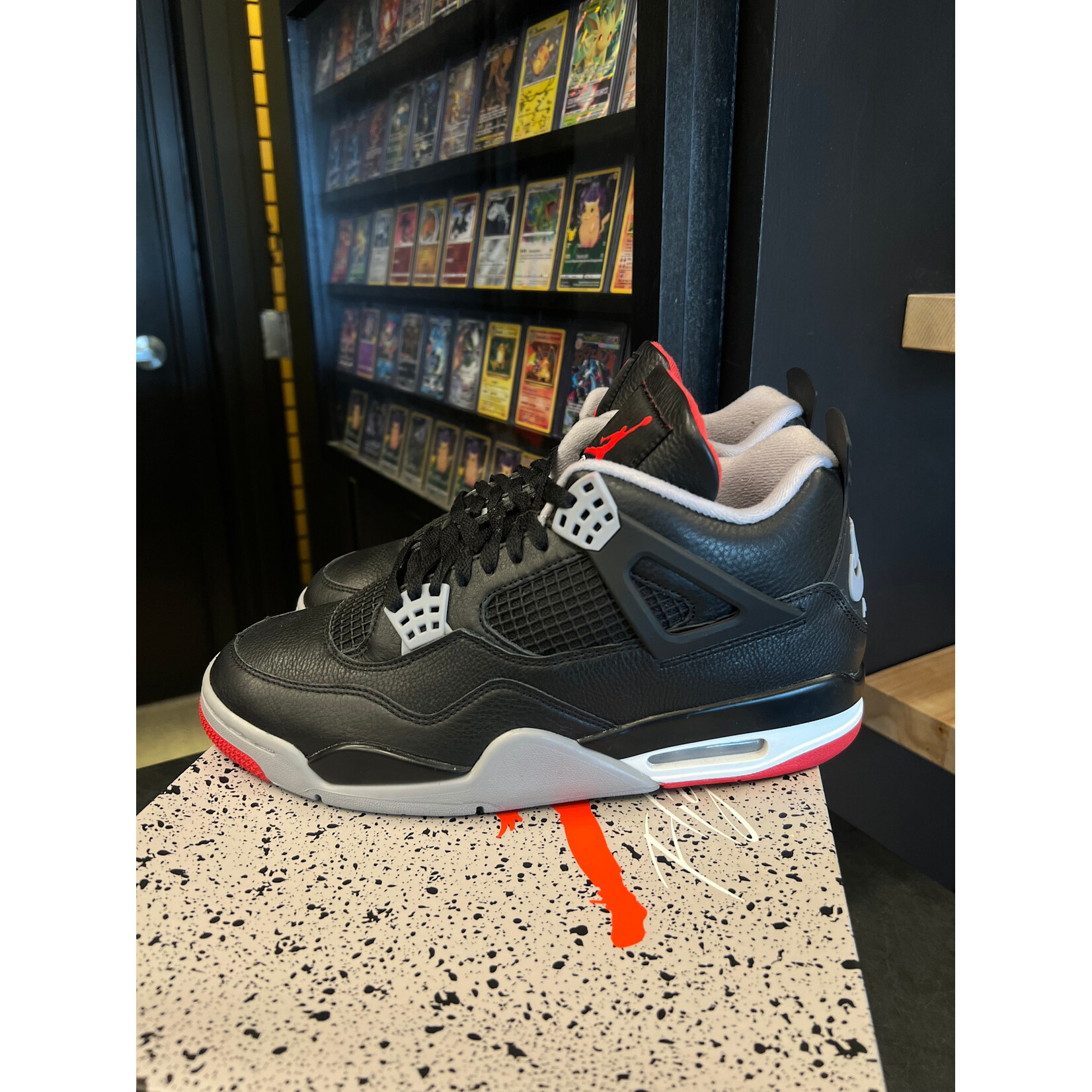 Jordan Jordan 4 Retro Bred Reimagined Size 10, PREOWNED