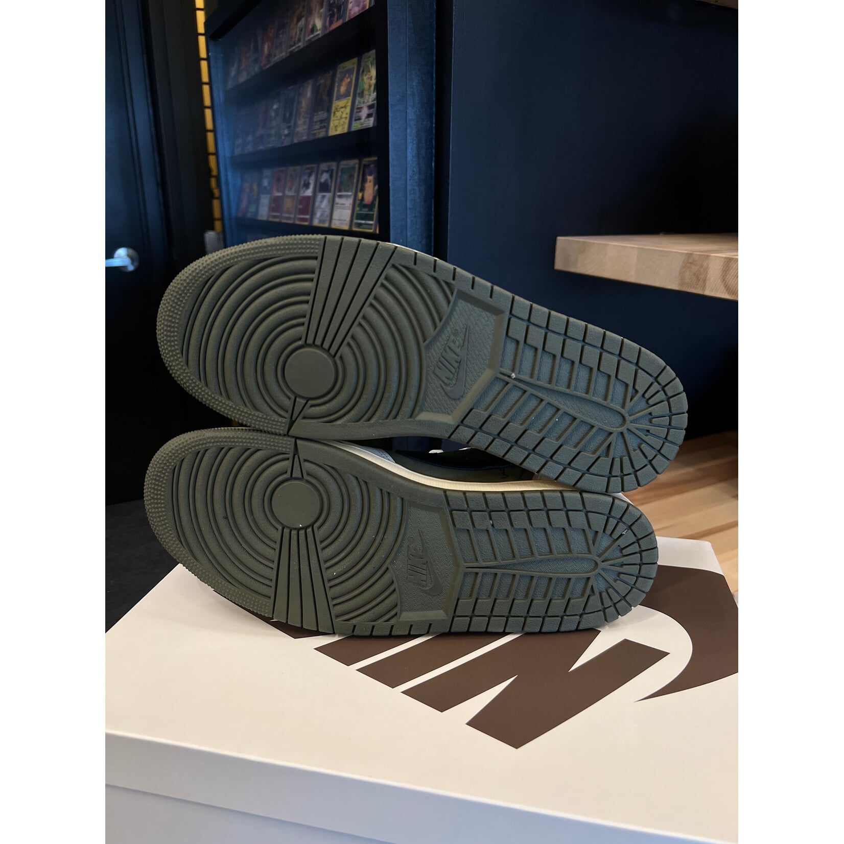 Jordan Jordan 1 Retro Low OG SP Travis Scott Medium Olive Size 9.5, PREOWNED