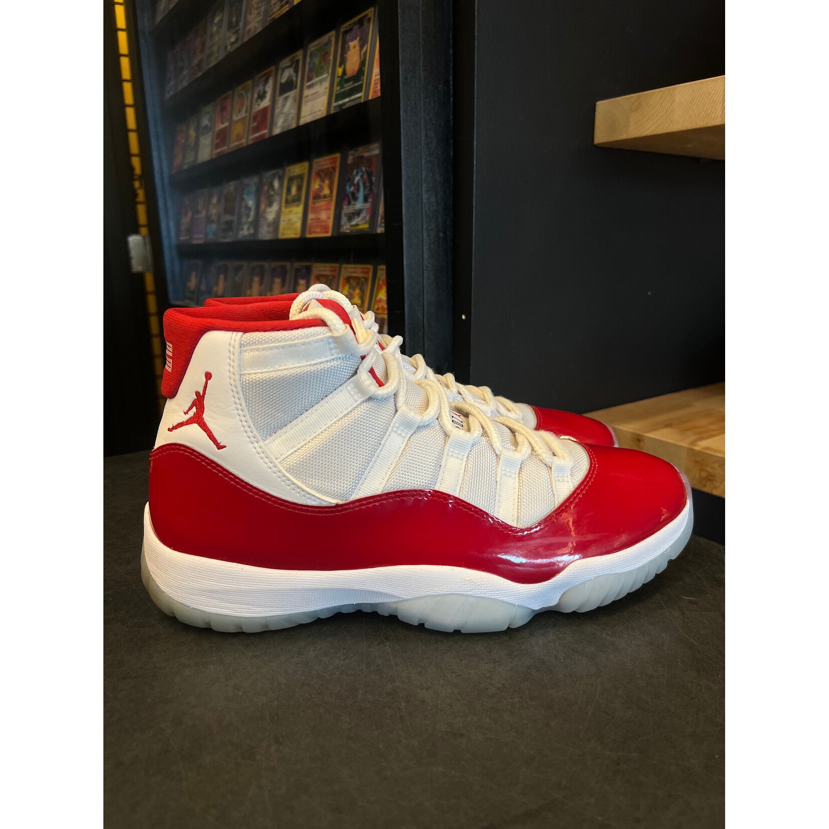 Jordan Jordan 11 Retro Cherry (2022) Size 10, PREOWNED NO BOX