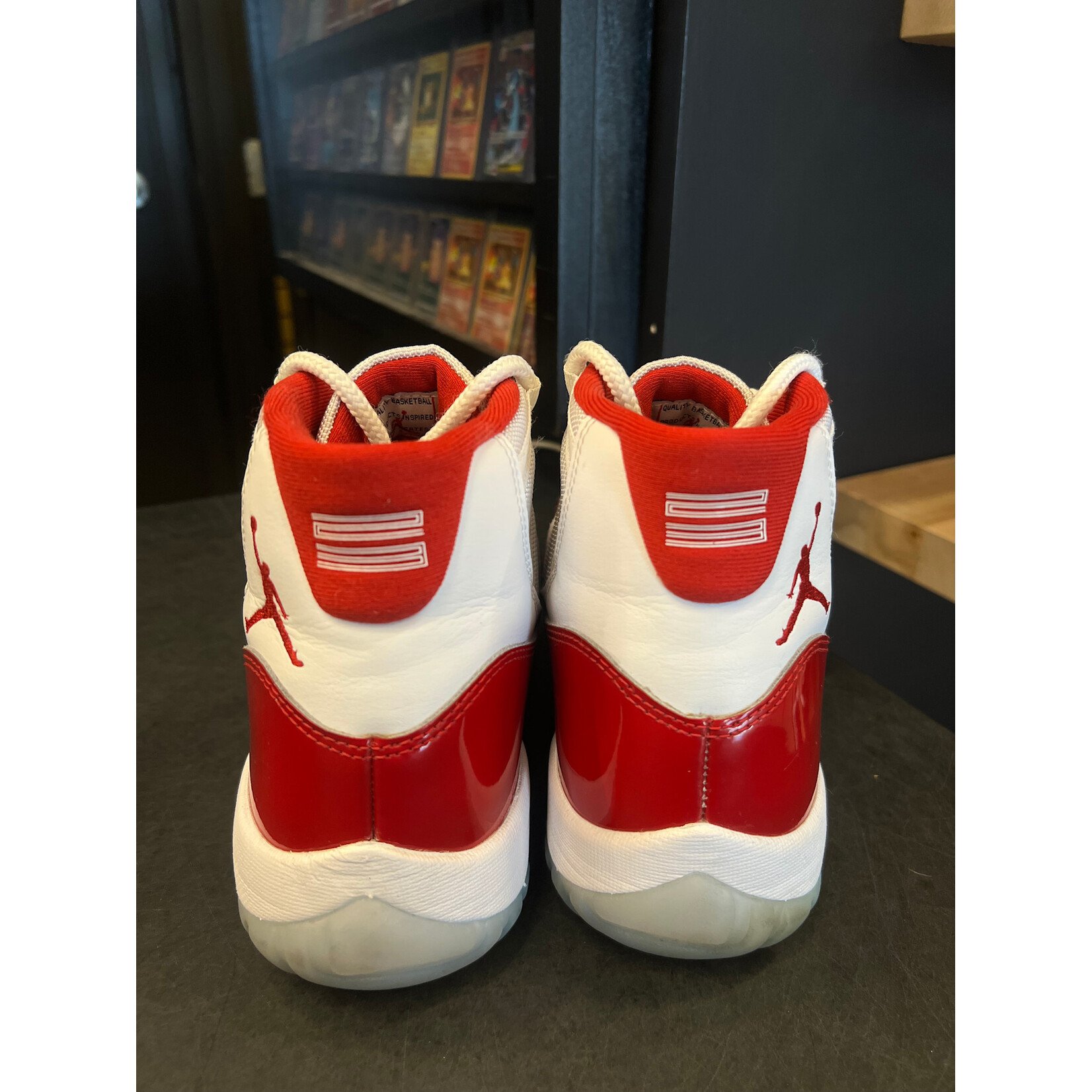 Jordan Jordan 11 Retro Cherry (2022) Size 10, PREOWNED NO BOX
