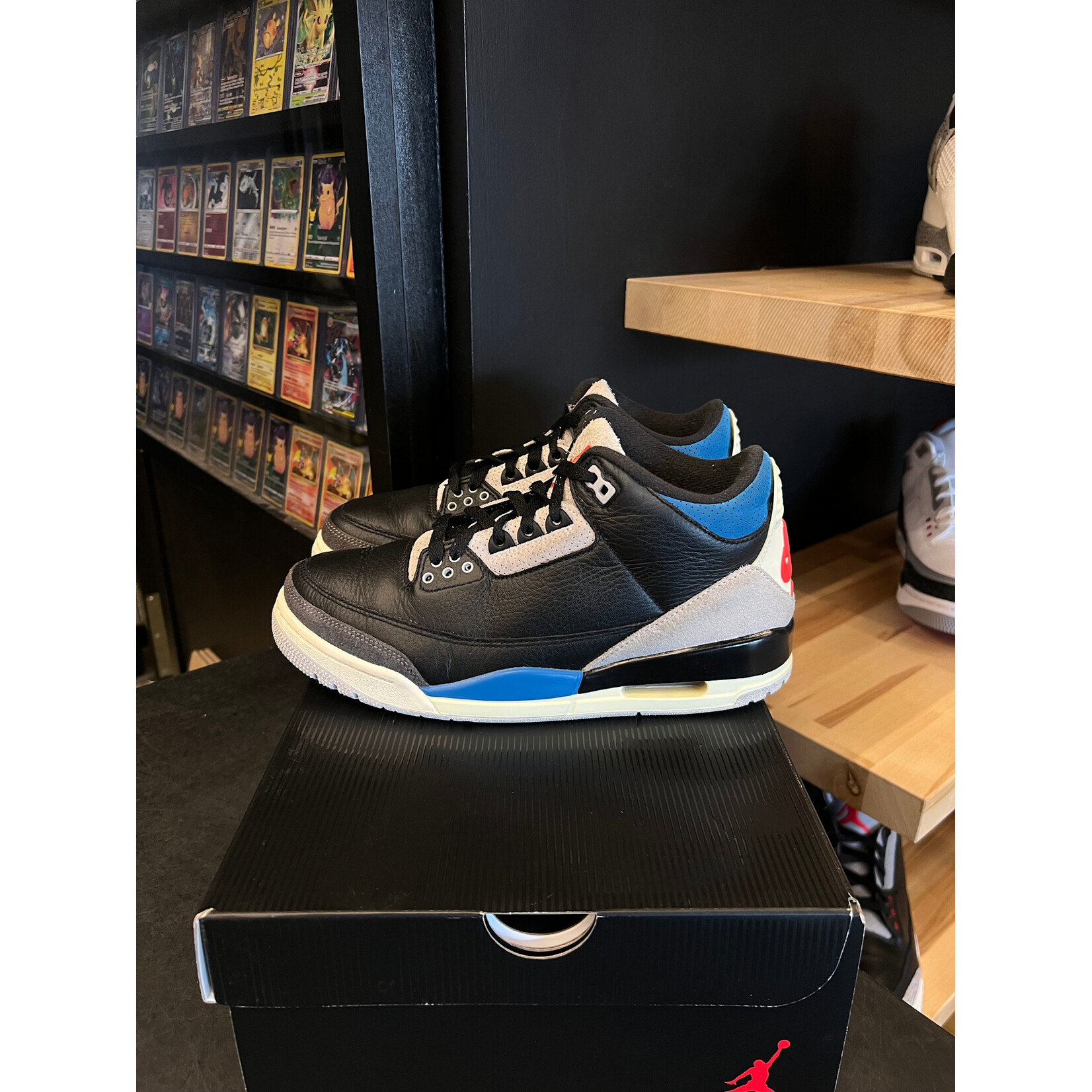 Jordan Jordan 3 Retro OG Rare Air Size 8, PREOWNED