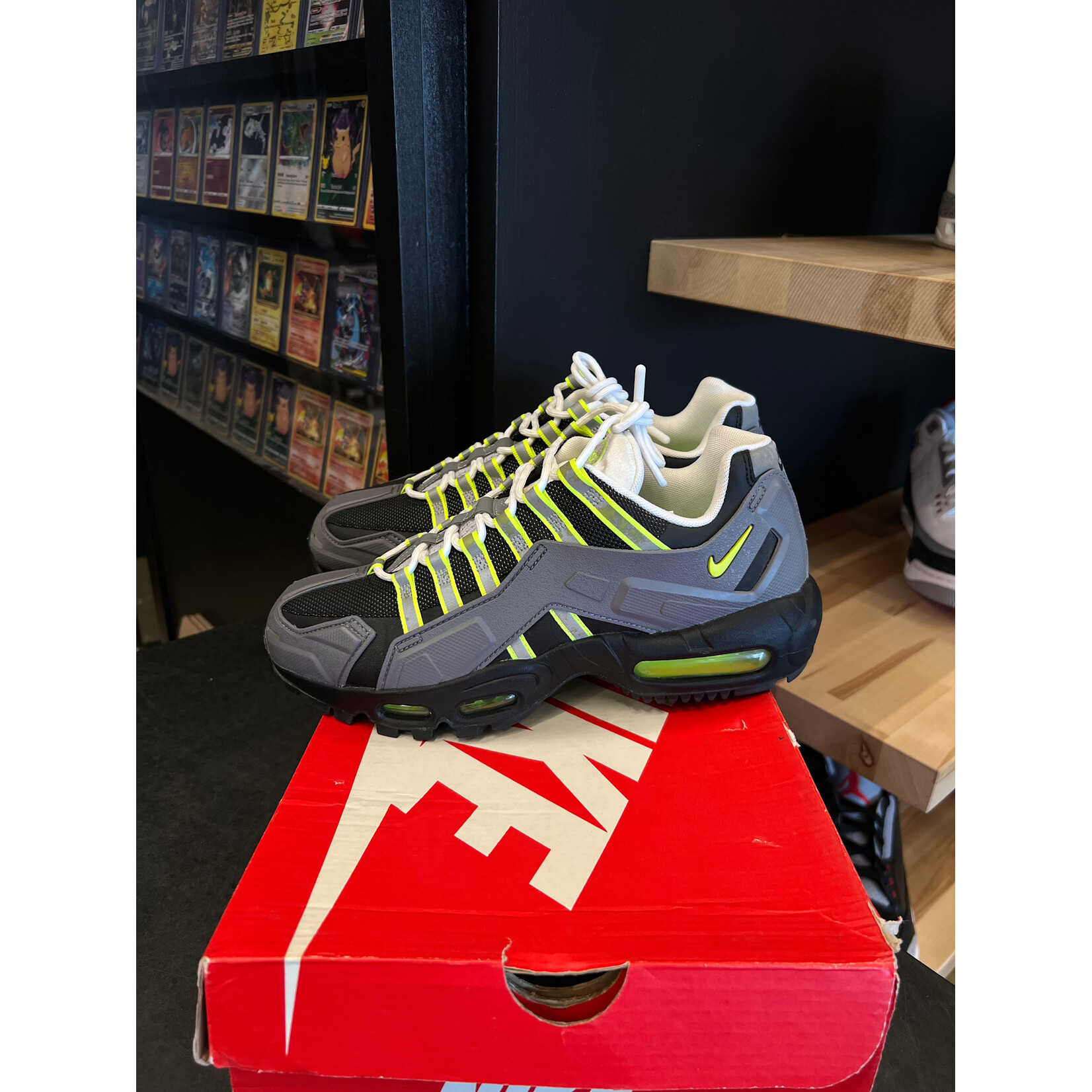 Nike Nike NDSTRKT Air Max 95 Neon Size 9.5, PREOWNED