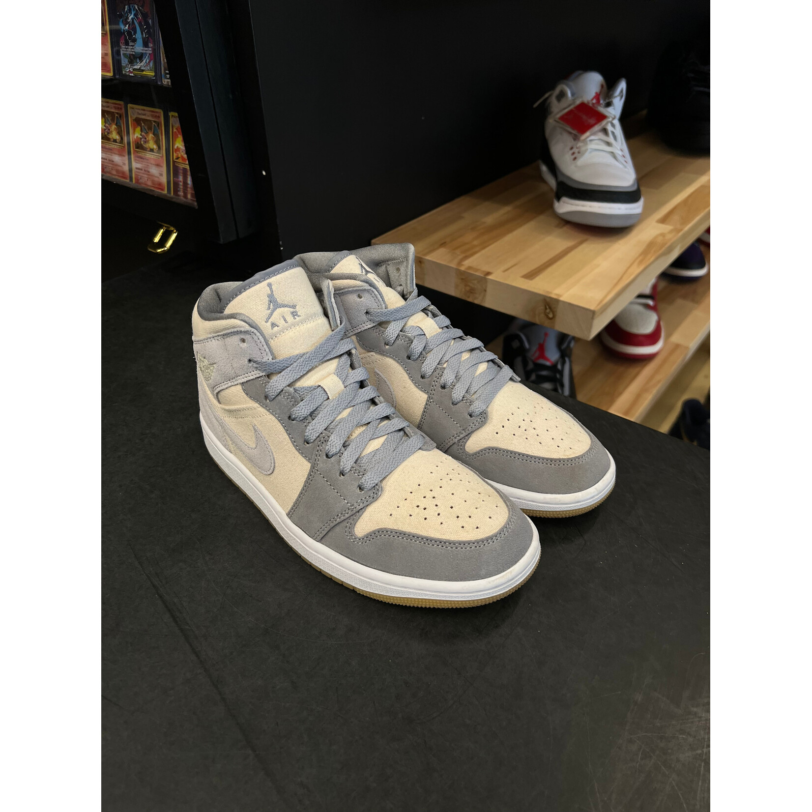 Jordan Jordan 1 Mid SE Coconut Milk Particle Grey Size 7.5, PREOWNED