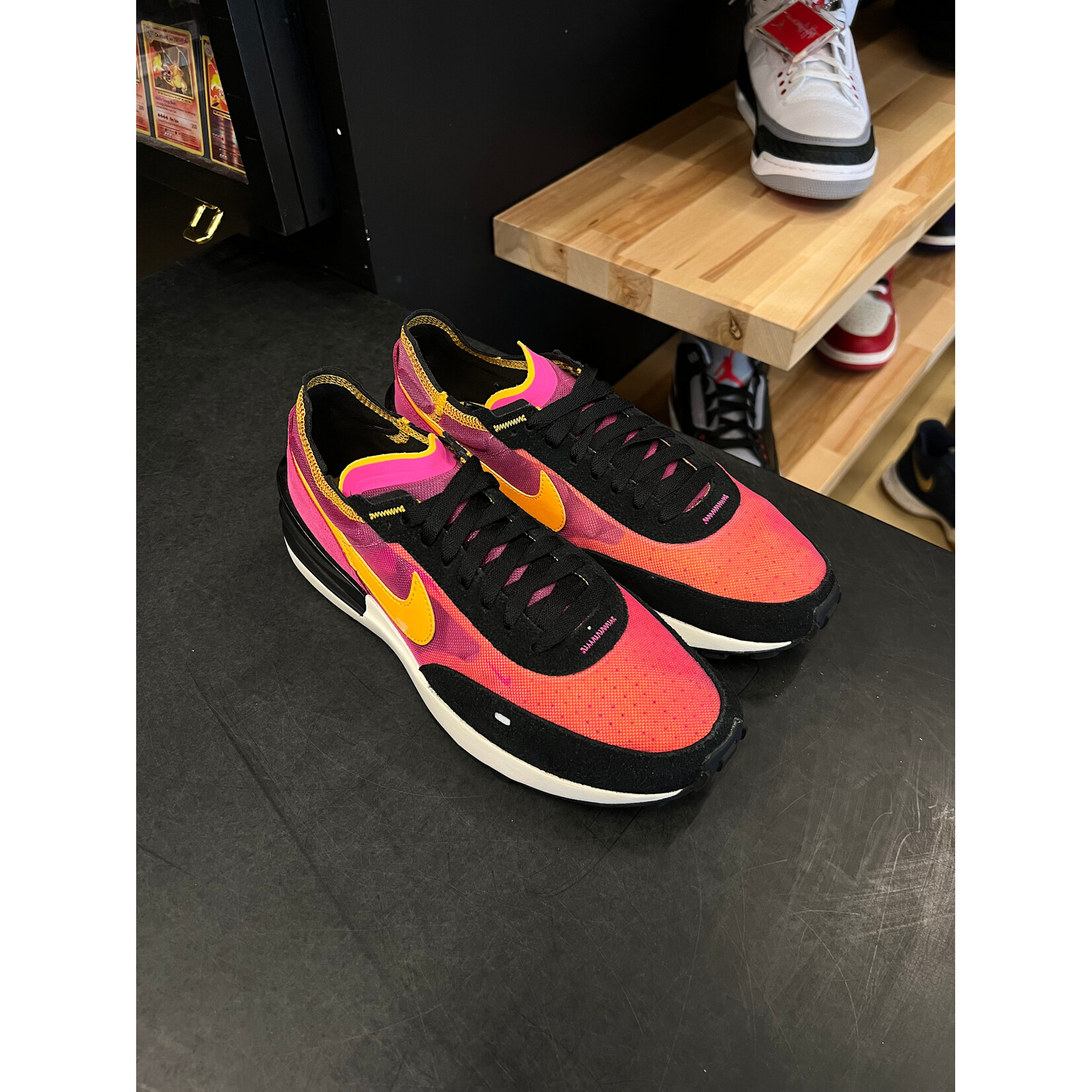 Nike Nike Waffle One Active Fuchsia (Women's) Size 9W, PREOWNED