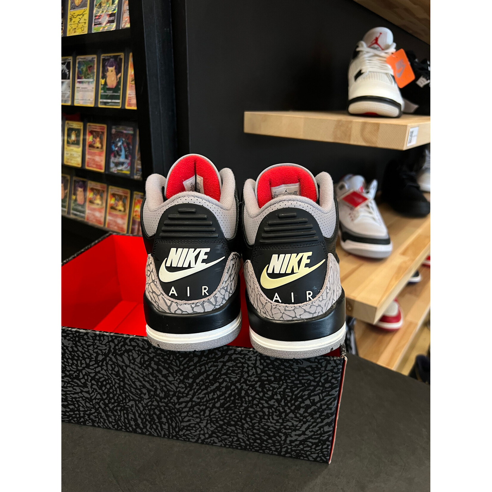 Jordan Jordan 3 Retro OG Black Cement (2024) Size 11, PREOWNED