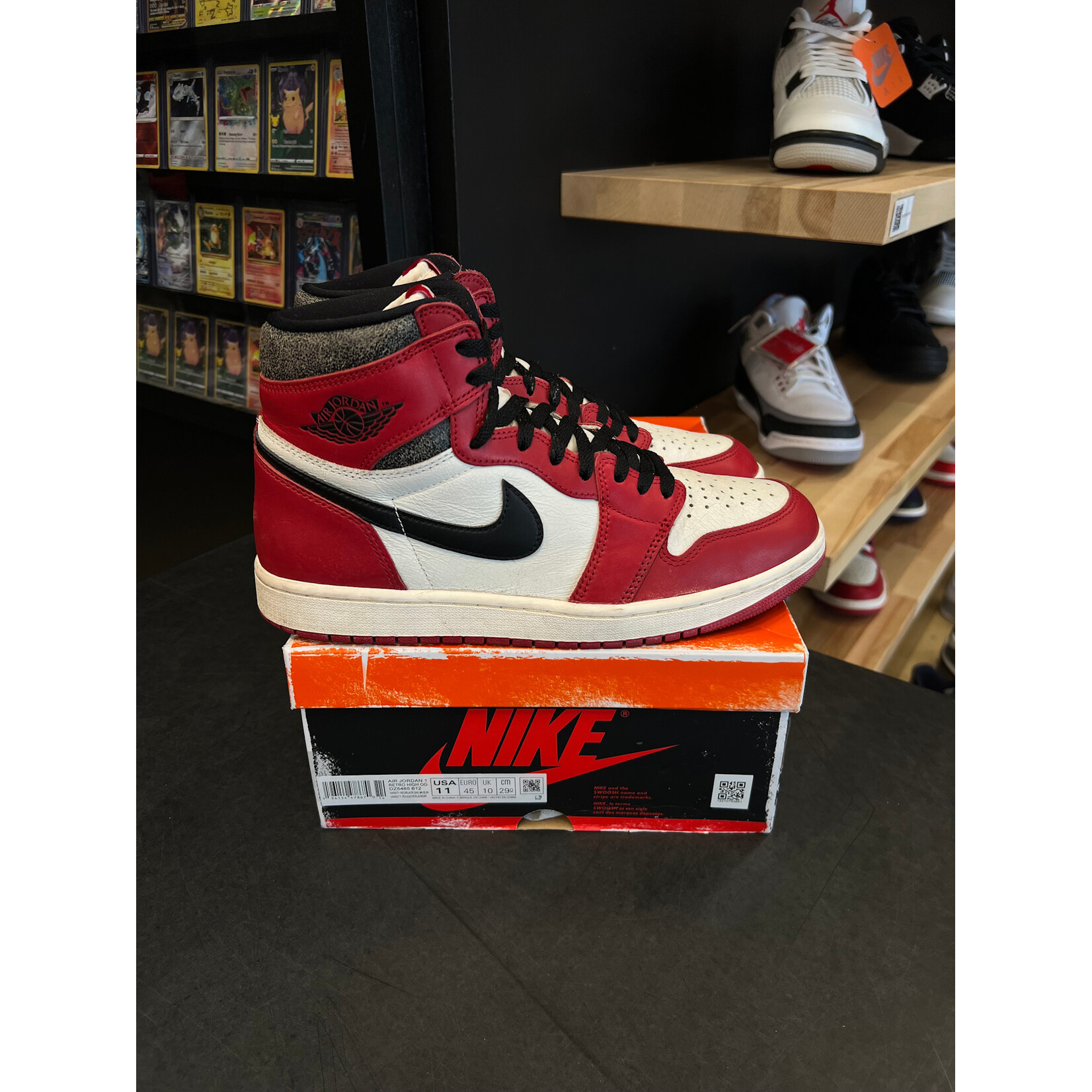 Jordan Jordan 1 Retro High OG Chicago Lost and Found Size 11, PREOWNED