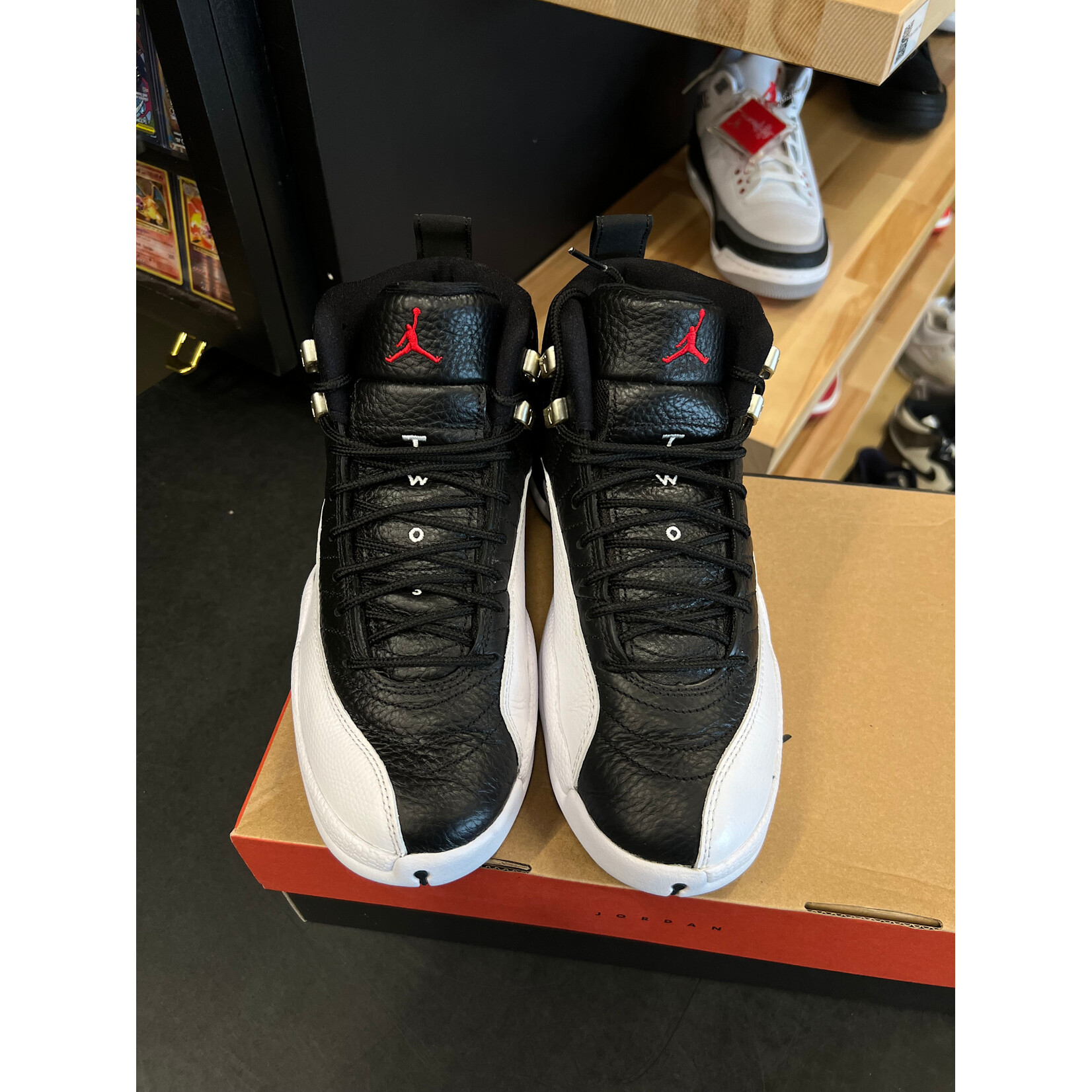 Jordan Jordan 12 Retro Playoffs (2022) Size 7, PREOWNED