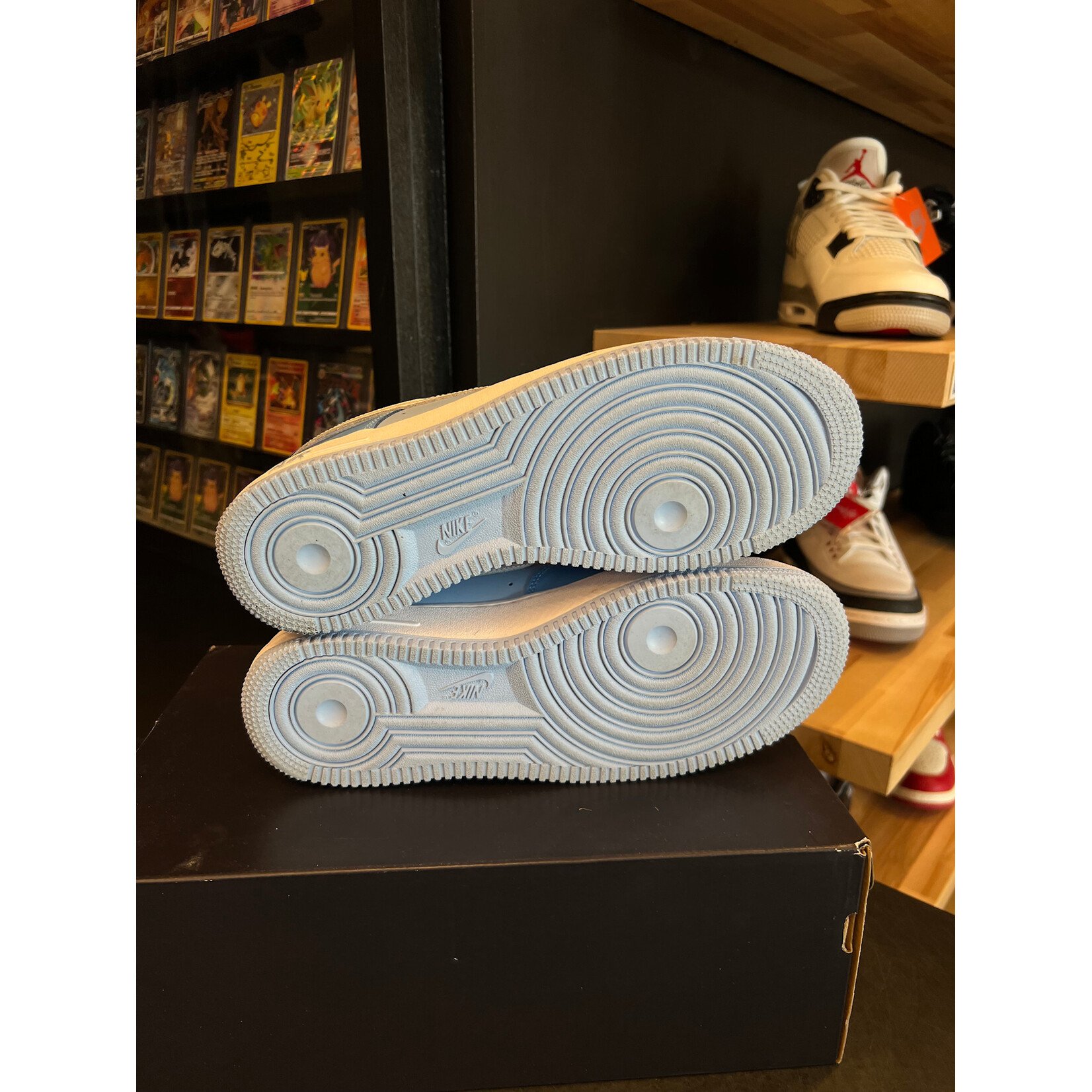 Nike Nike Air Force 1 Low '07 LV8 Phychic Blue White Patent Size 9, PREOWNED