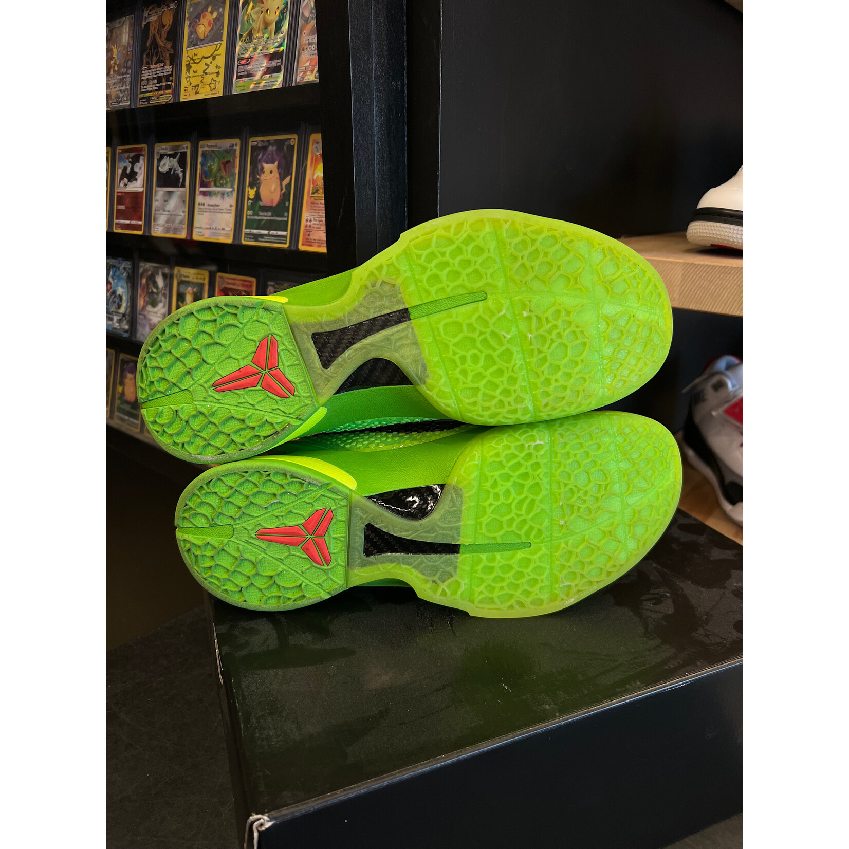 Nike Nike Kobe 6 Protro Grinch (2020) Size 11, PREOWNED