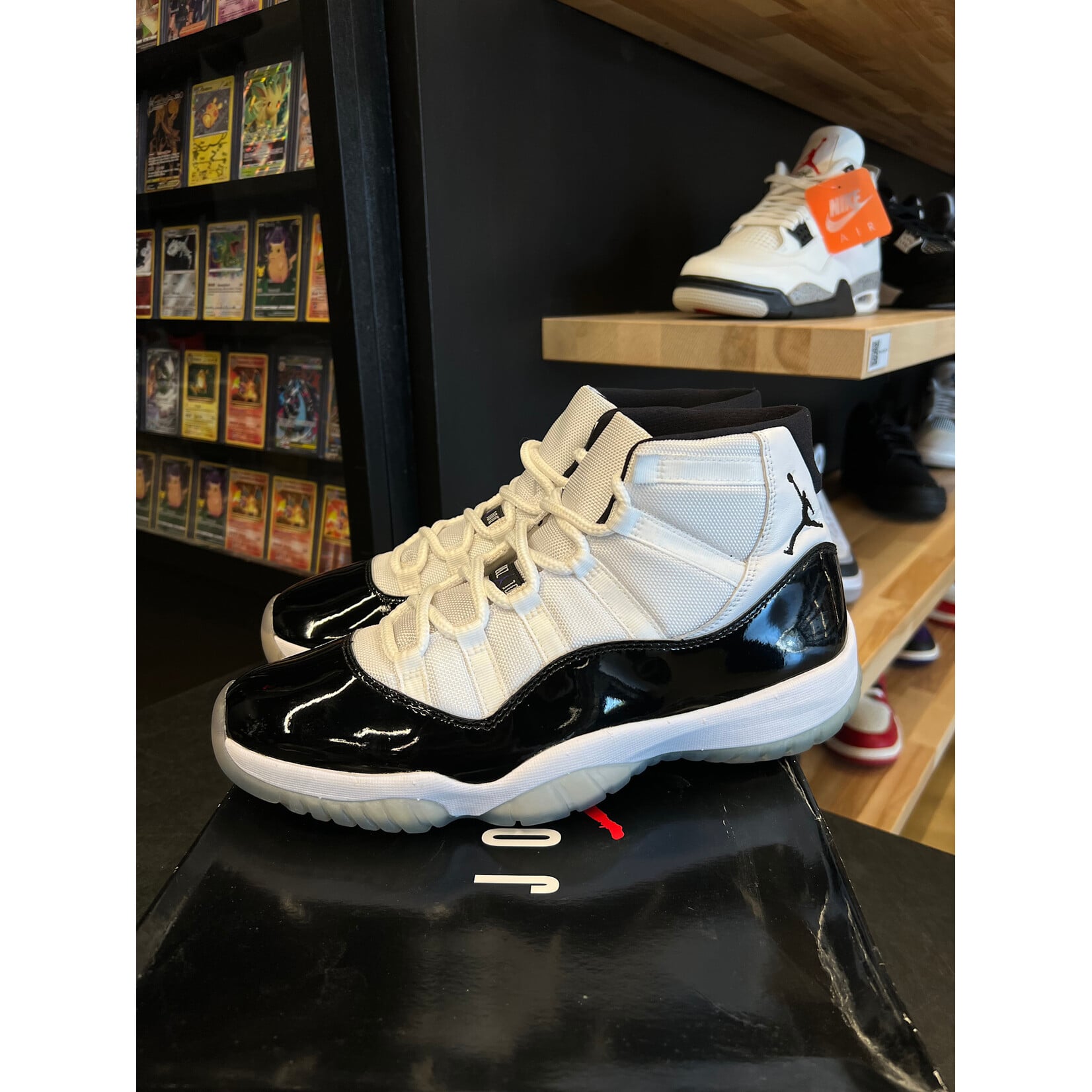 Jordan Jordan 11 Retro Concord (2018) Size 11, PREOWNED