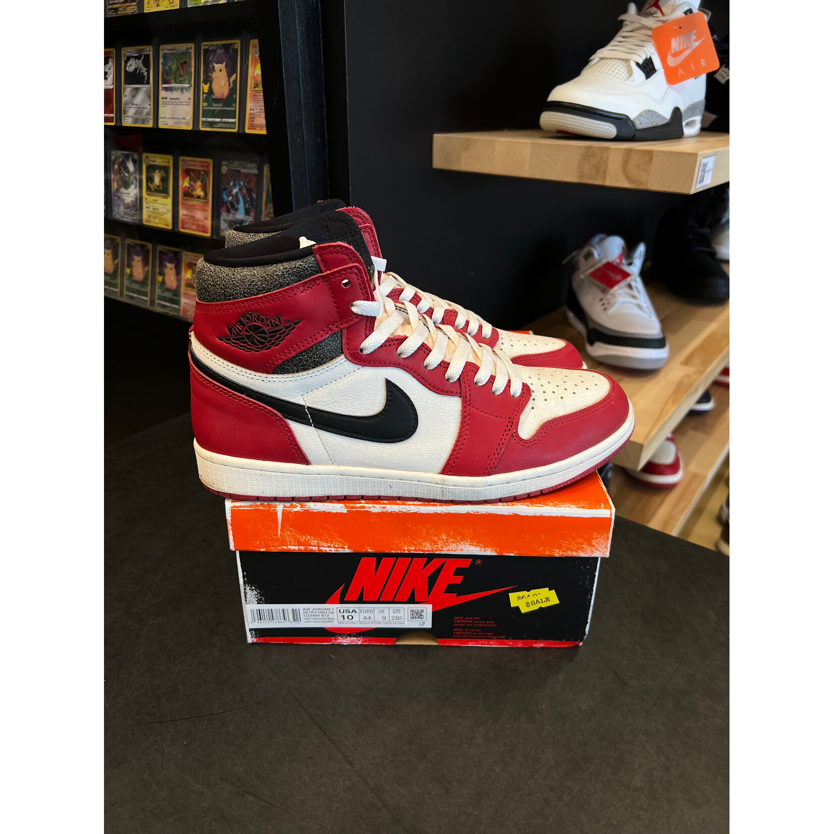 Jordan Jordan 1 Retro High OG Chicago Lost and Found Size 10, PREOWNED