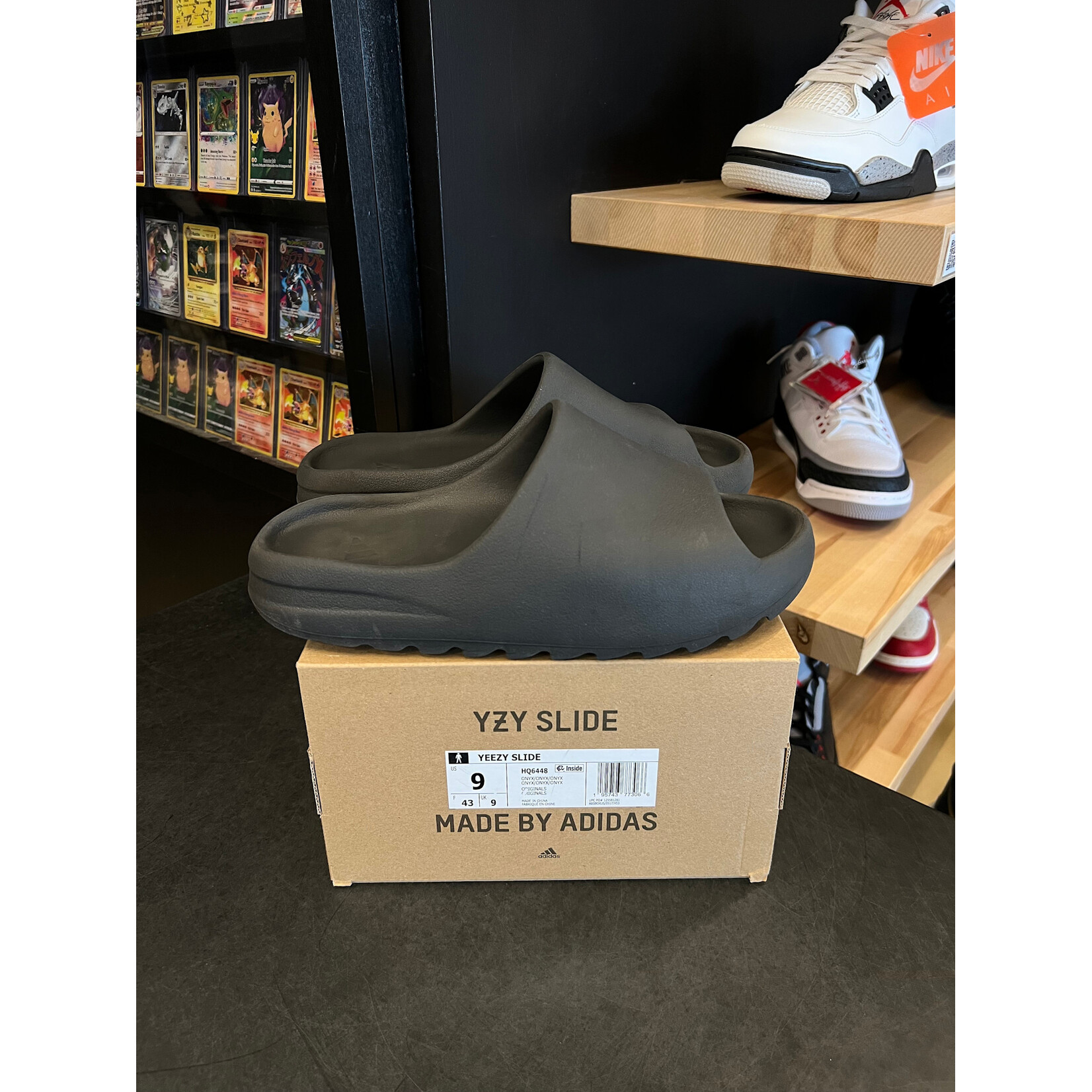 Adidas adidas Yeezy Slide Onyx Size 9, PREOWNED