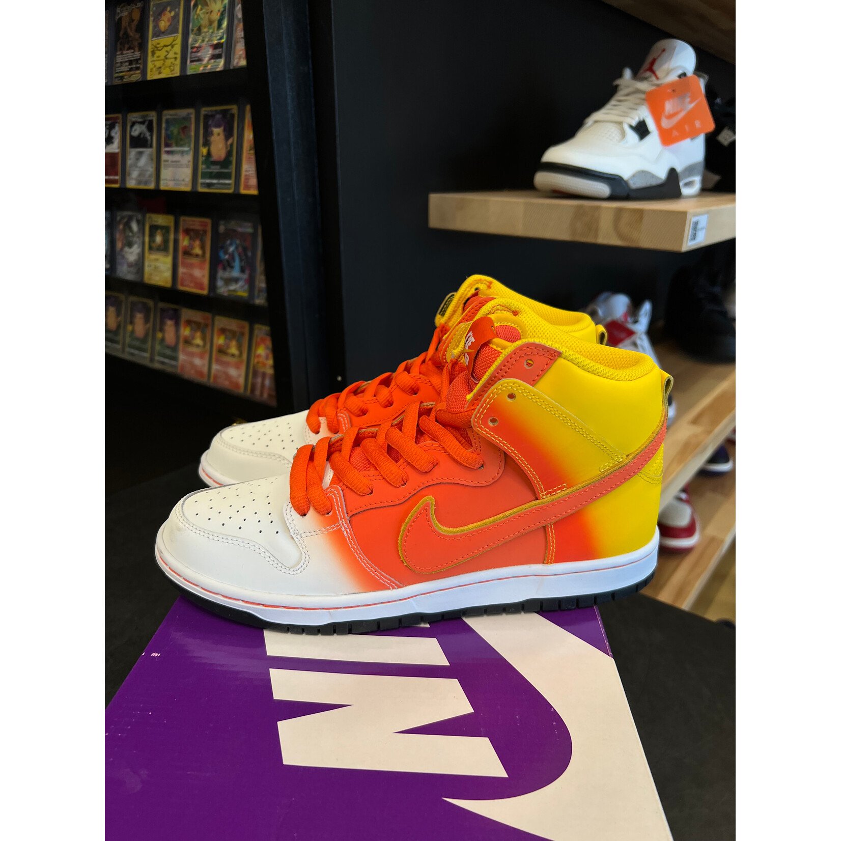 Nike Nike SB Dunk High Sweet Tooth Candy Corn Size 8.5, PREOWNED