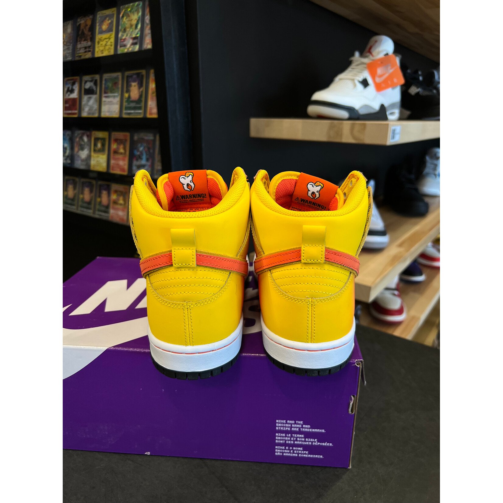 Nike Nike SB Dunk High Sweet Tooth Candy Corn Size 8.5, PREOWNED