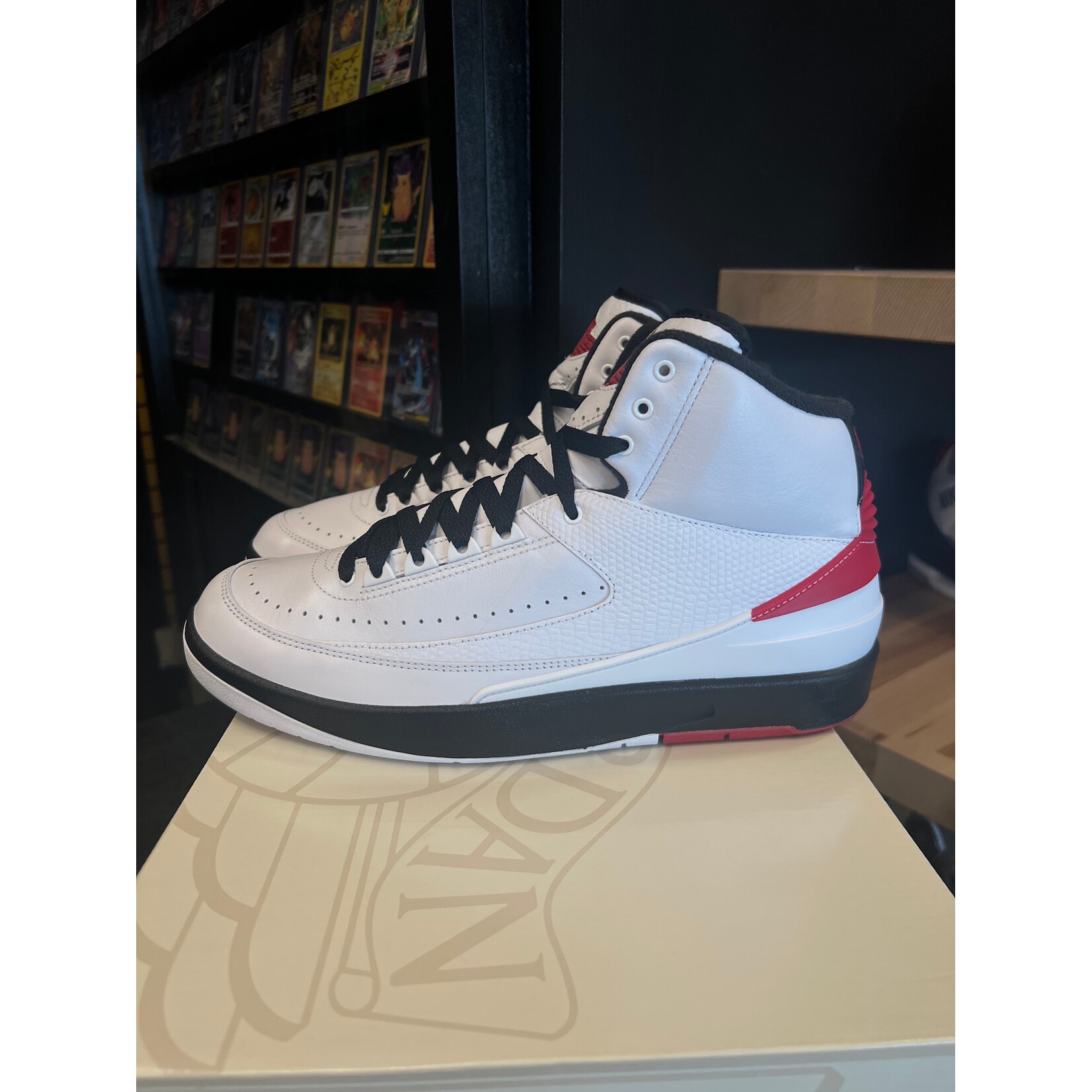 Jordan Jordan 2 Retro OG Chicago (2022) Size 10.5, PREOWNED CREASED