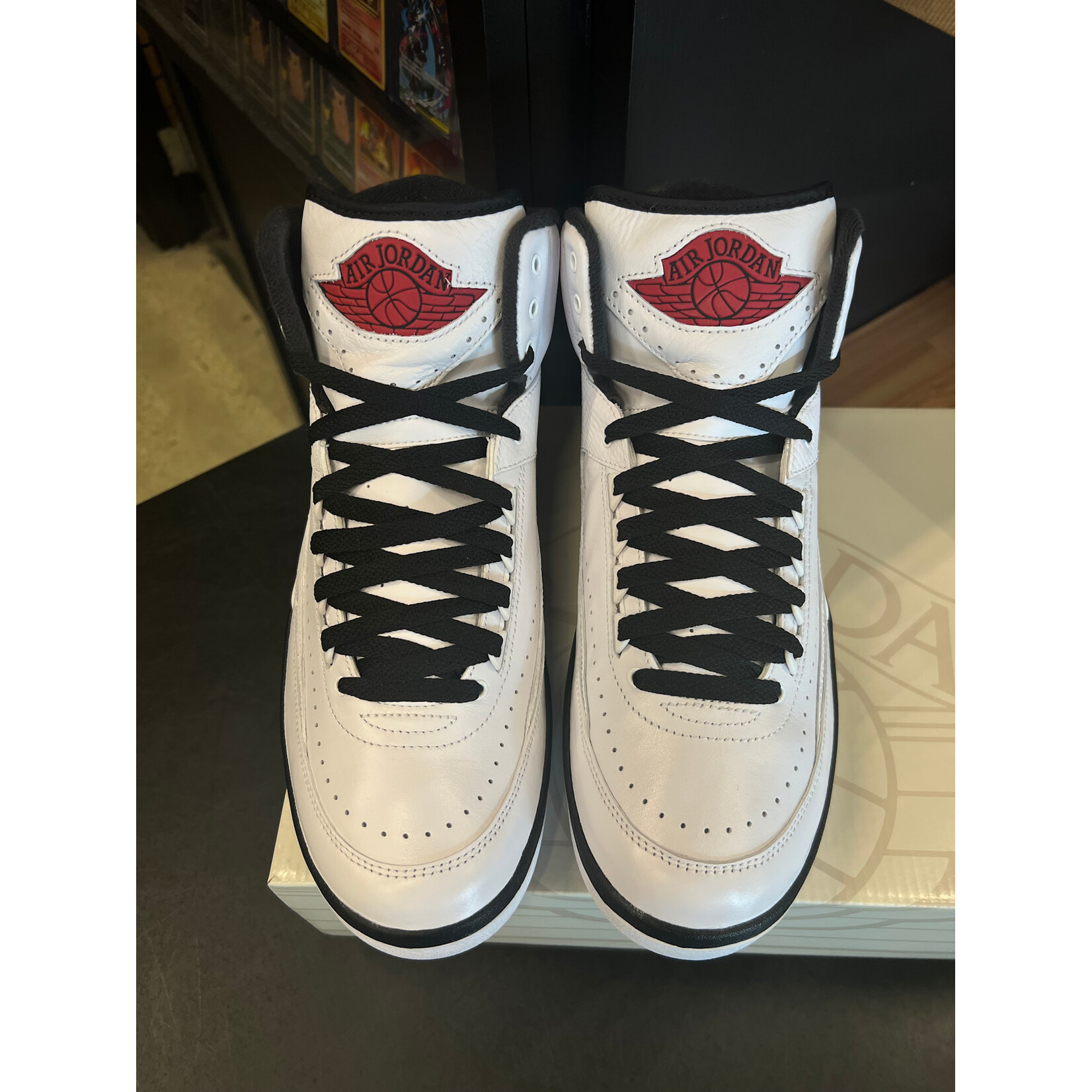 Jordan Jordan 2 Retro OG Chicago (2022) Size 10.5, PREOWNED CREASED
