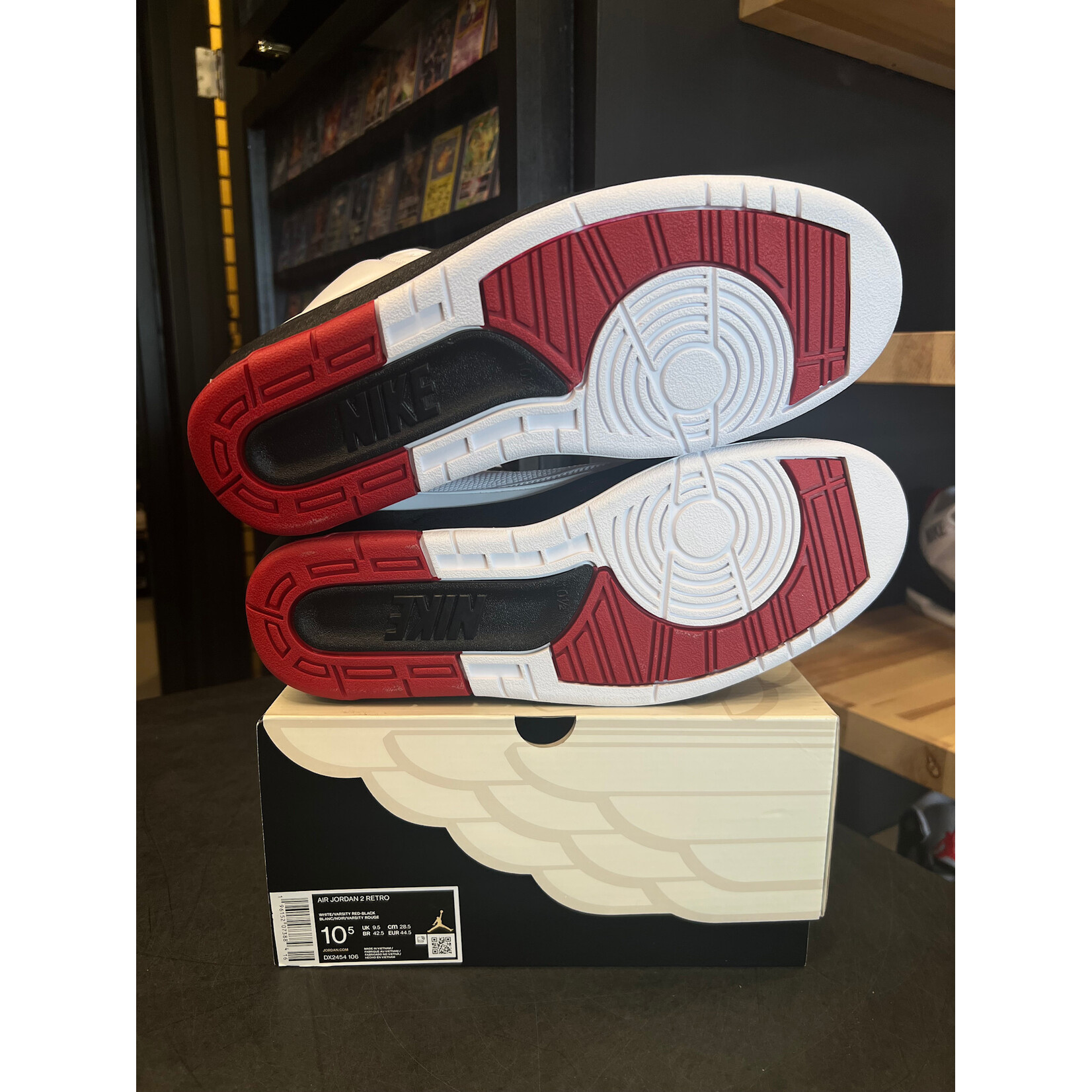 Jordan Jordan 2 Retro OG Chicago (2022) Size 10.5, PREOWNED CREASED