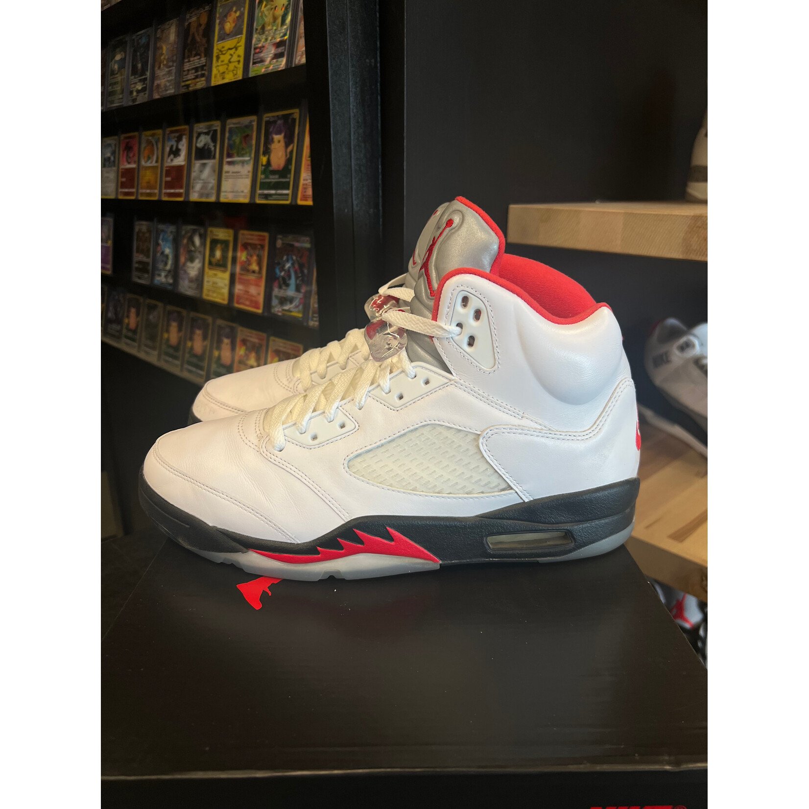Jordan Jordan 5 Retro Fire Red Silver Tongue (2020) Size 10.5, PREOWNED