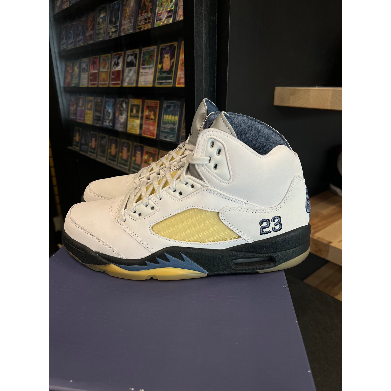 Jordan Jordan 5 Retro A Ma Maniére Dawn (Women's) Size 11W, PREOWNED