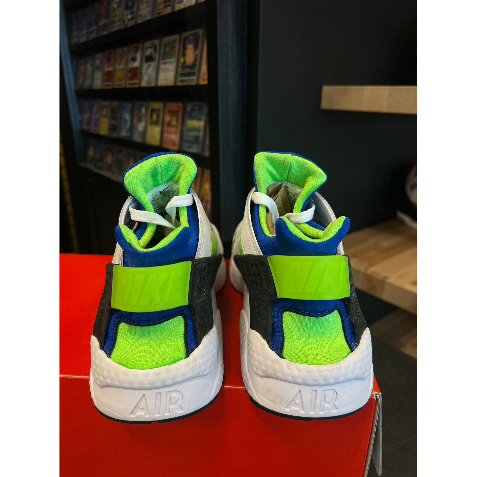 Nike Nike Air Huarache Scream Green (2021) Size 9, PREOWNED